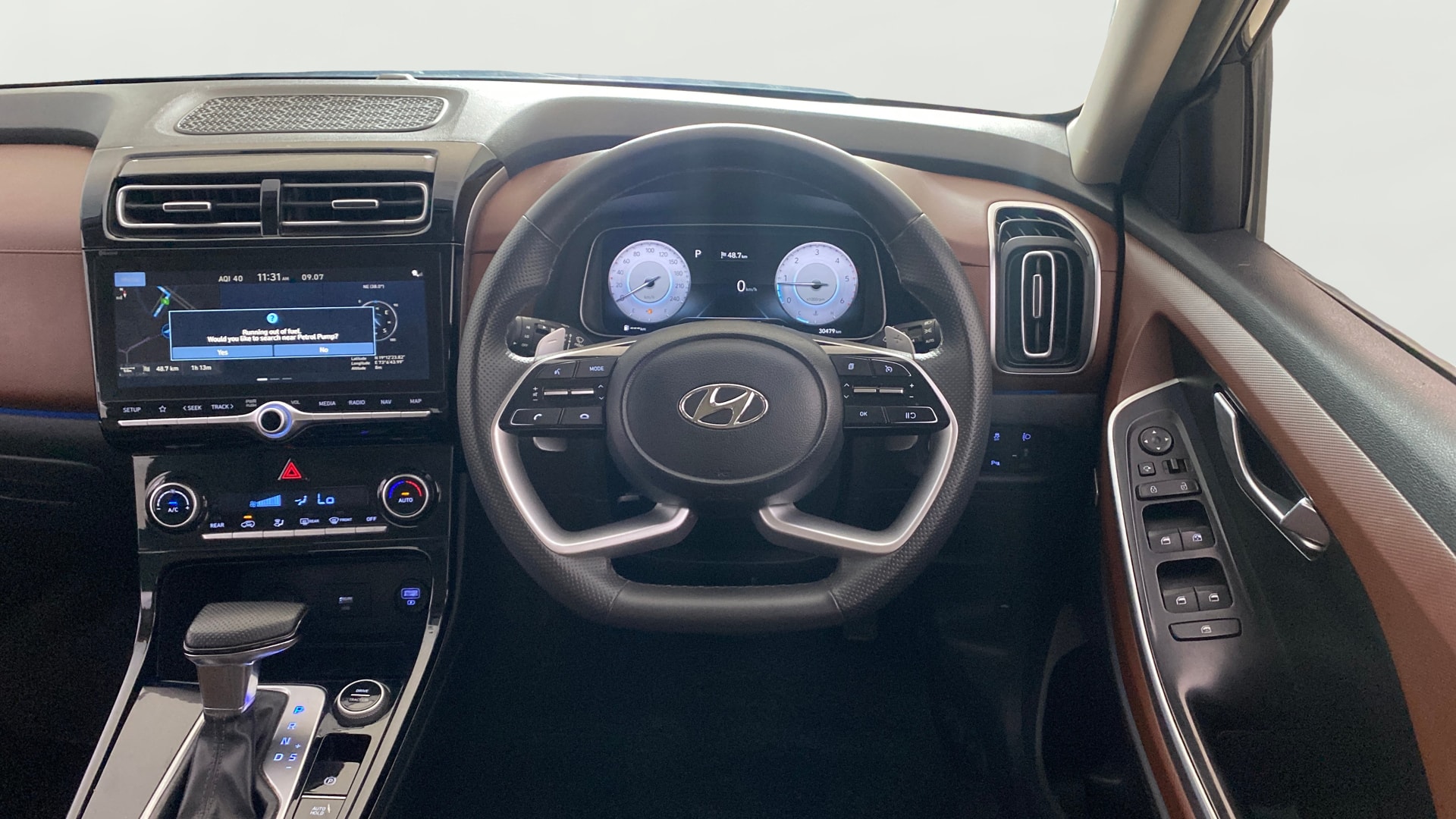 View 2022 Hyundai Alcazar Prestige 6 Seater MT Petrol Image 14 Used 2022 Hyundai Alcazar Prestige 6 Seater MT Petrol Image 14