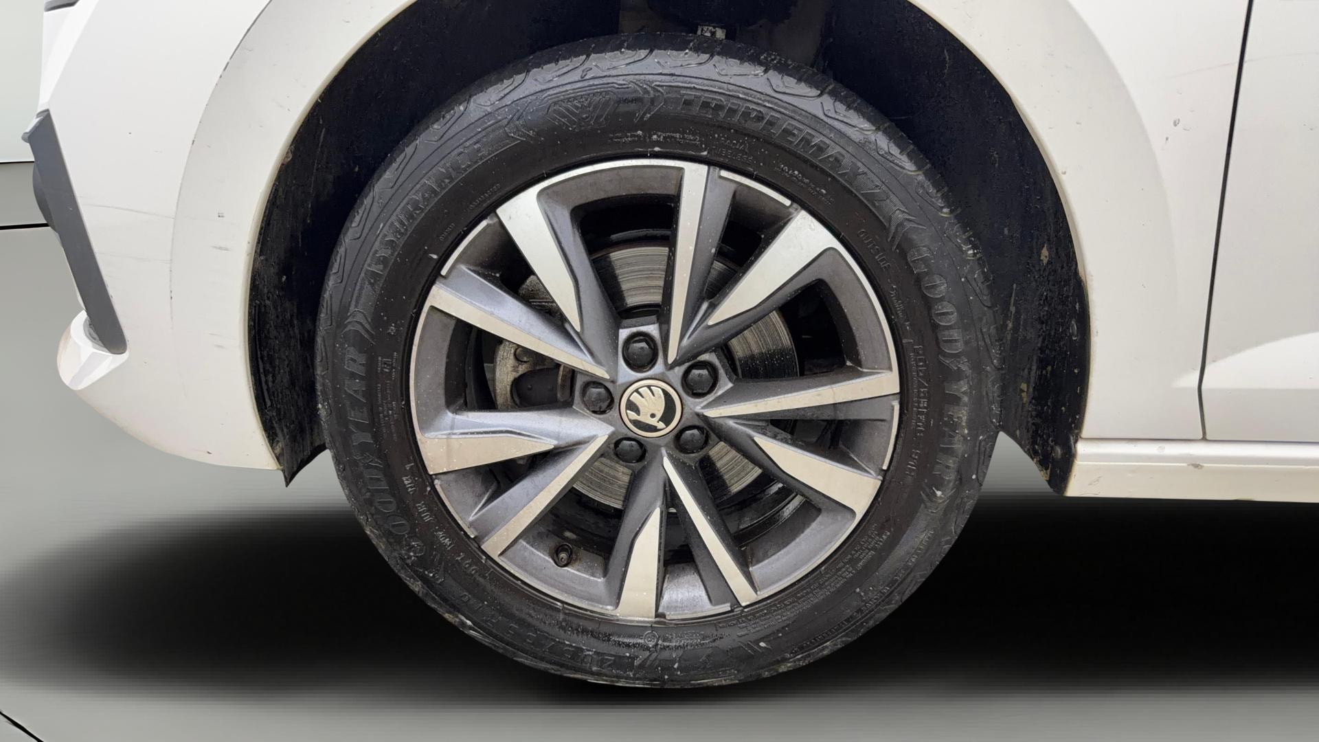 View 2022 Skoda Slavia Style 1.0 TSI MT Image 30 Used 2022 Skoda Slavia Style 1.0 TSI MT Image 30