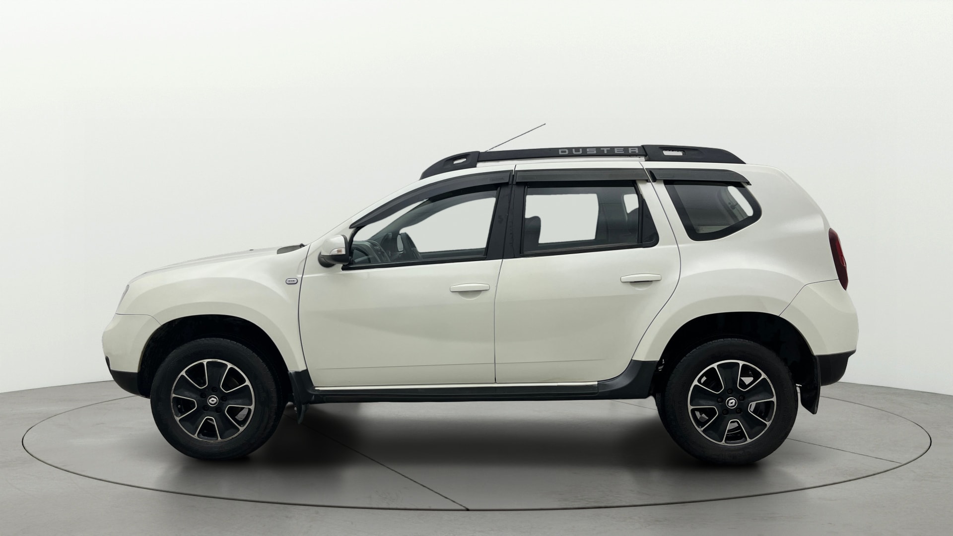 View 2019 Renault Duster Petrol RxS CVT Petrol Image 5 Used 2019 Renault Duster Petrol RxS CVT Petrol Image 5