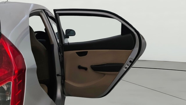 View Hyundai EON Image 7 Used Hyundai EON Image 7