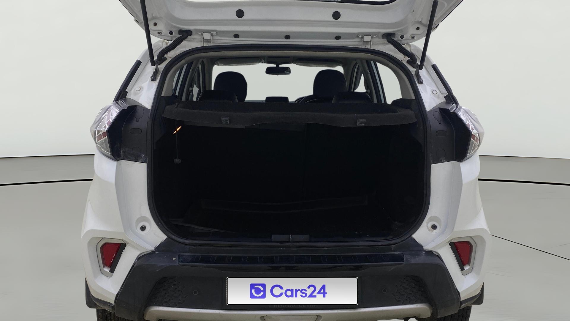 View 2023 Tata Nexon Revotron XE Image 38 Used 2023 Tata Nexon Revotron XE Image 38