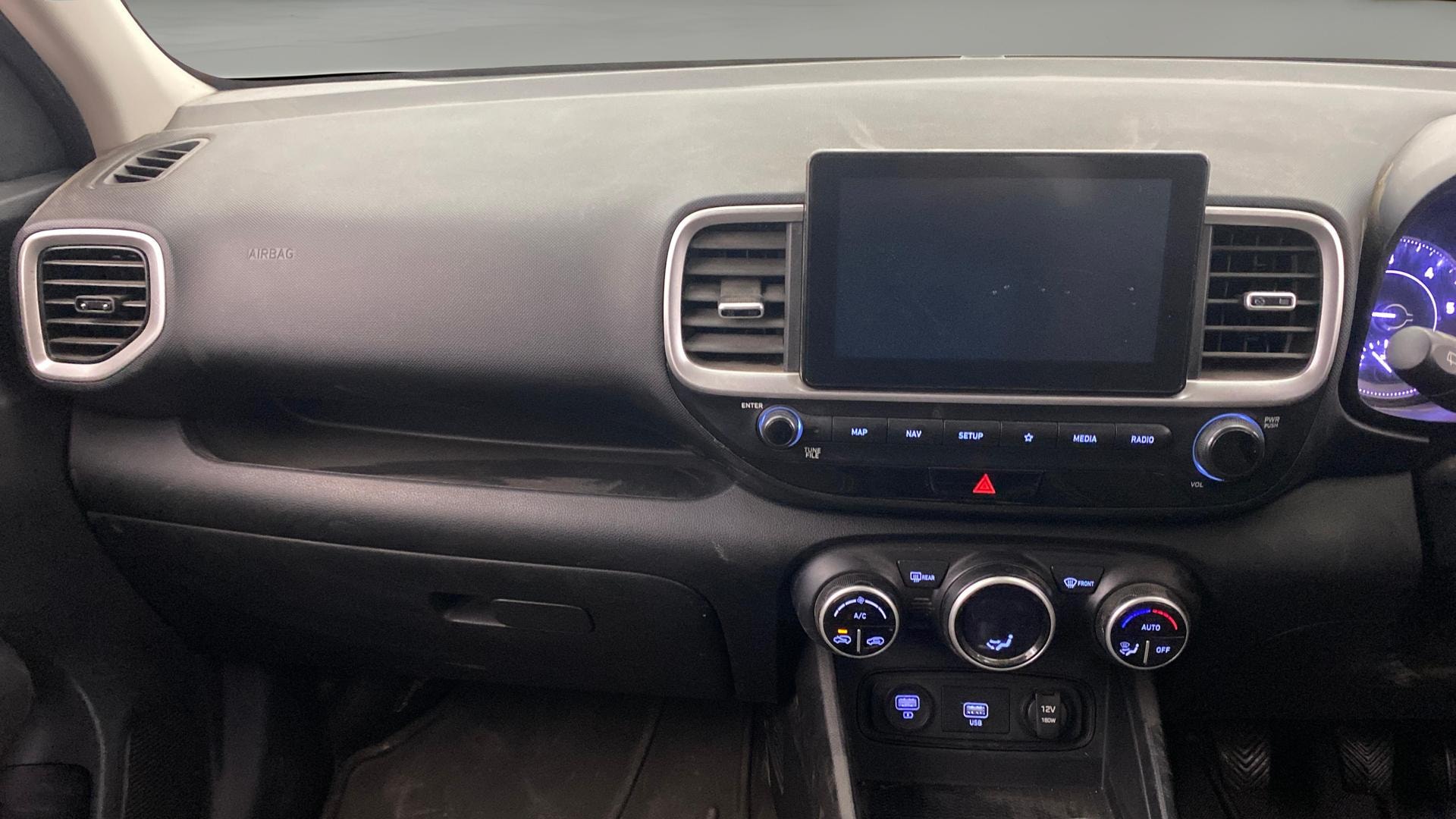View 2019 Hyundai Venue E 1.2 Petrol BS IV Image 18 Used 2019 Hyundai Venue E 1.2 Petrol BS IV Image 18