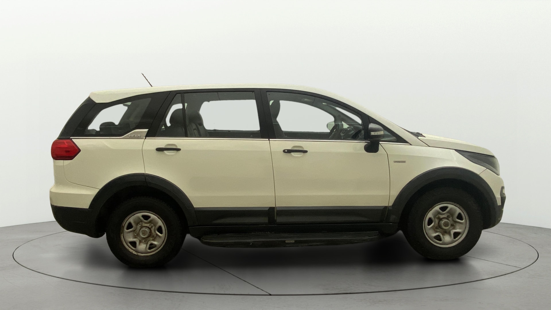 View 2018 Tata Hexa XE 4X2 Image 8 Used 2018 Tata Hexa XE 4X2 Image 8