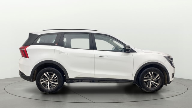 View Mahindra XUV700 Image 9 Used Mahindra XUV700 Image 9