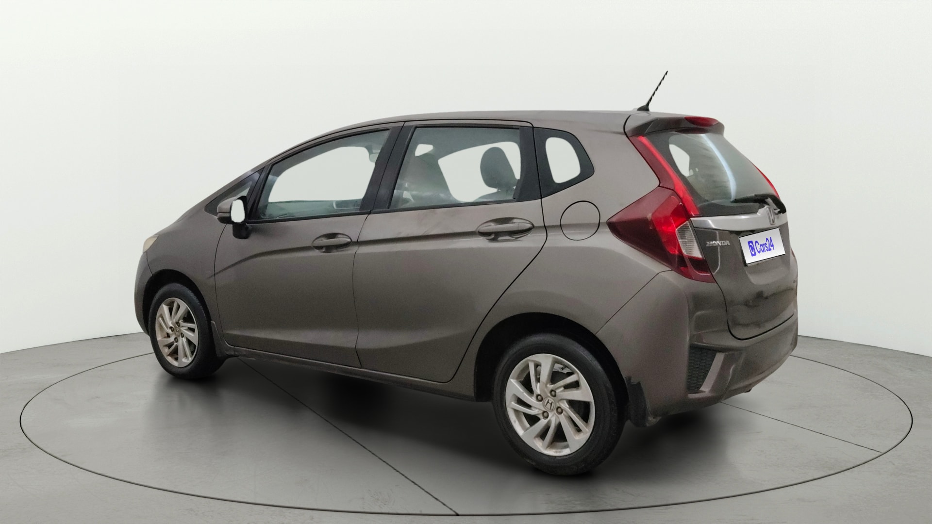 View 2016 Honda Jazz E MT Diesel Image 2 Used 2016 Honda Jazz E MT Diesel Image 2
