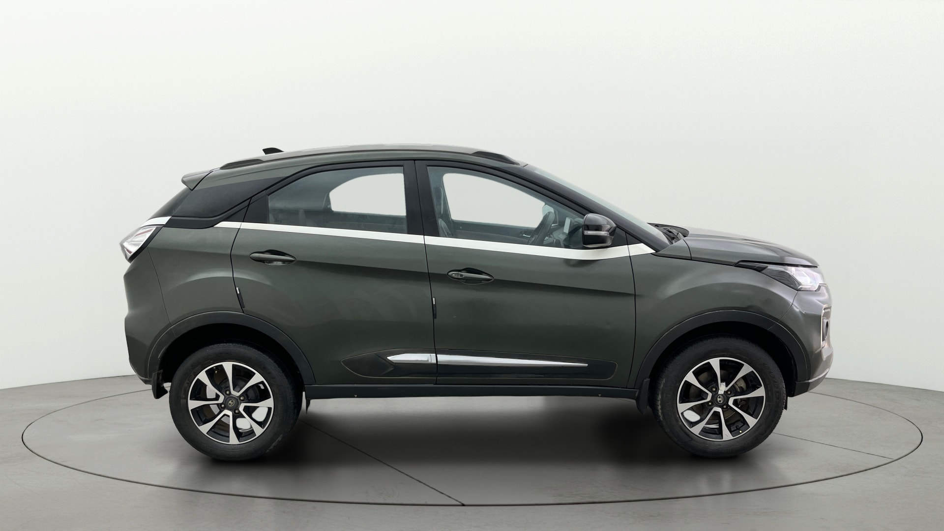 View 2020 Tata Nexon Revotron XE Image 8 Used 2020 Tata Nexon Revotron XE Image 8