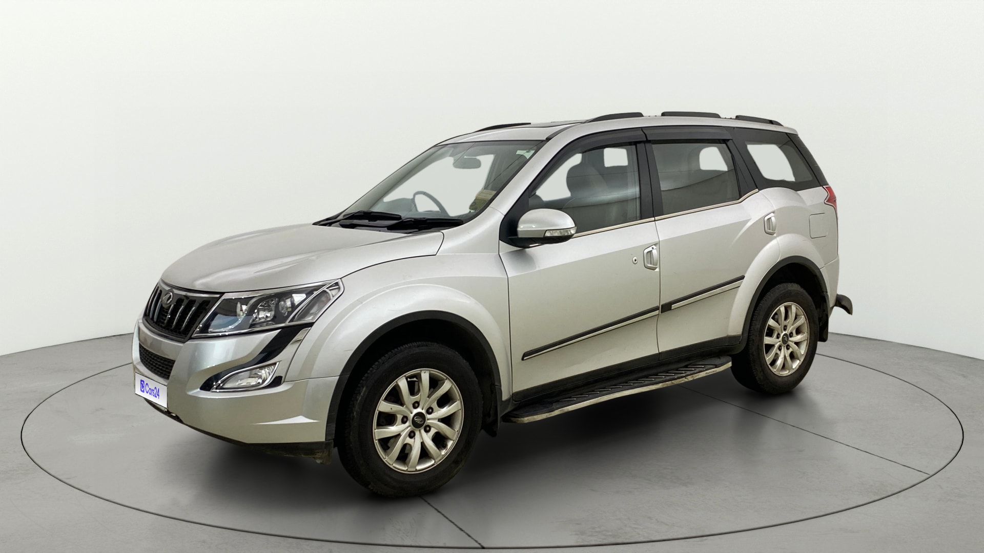 View 2017 Mahindra XUV500 W10 FWD Image 38 Used 2017 Mahindra XUV500 W10 FWD Image 38