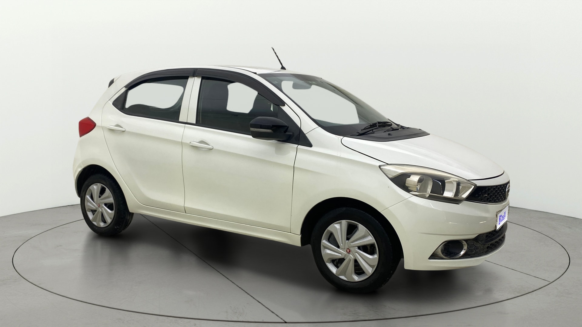 View 2019 Tata Tiago Revotorq XB Image 35 Used 2019 Tata Tiago Revotorq XB Image 35