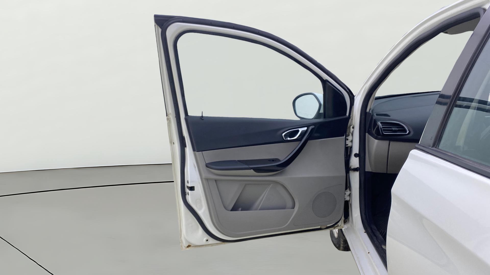 View 2020 Tata Tiago Revotorq XB Image 30 Used 2020 Tata Tiago Revotorq XB Image 30