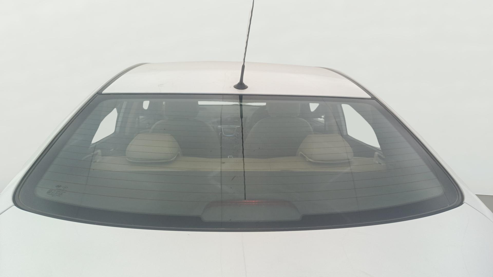 View 2014 Hyundai Fluidic Verna 1.6 VTVT SX Image 4 Used 2014 Hyundai Fluidic Verna 1.6 VTVT SX Image 4
