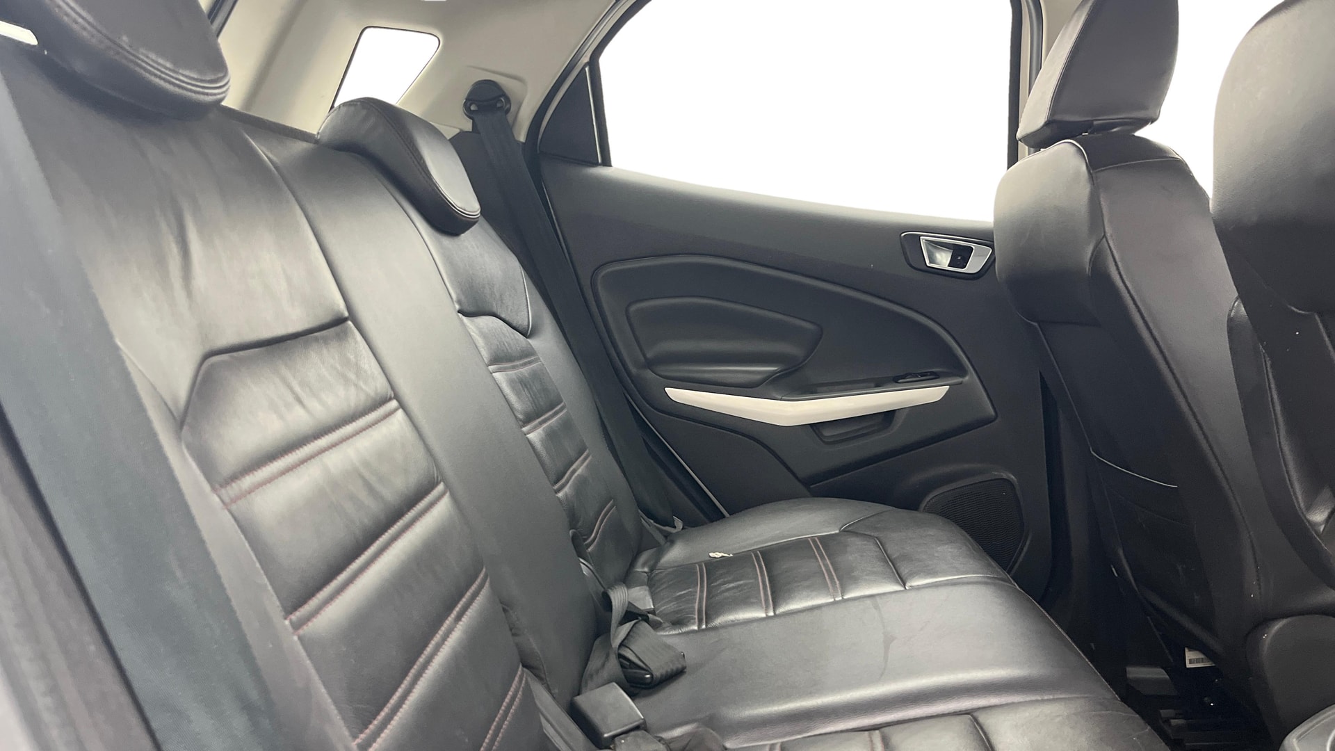 View 2016 Ford EcoSport 1.5 TDCi Diesel Ambiente BS IV Image 28 Used 2016 Ford EcoSport 1.5 TDCi Diesel Ambiente BS IV Image 28