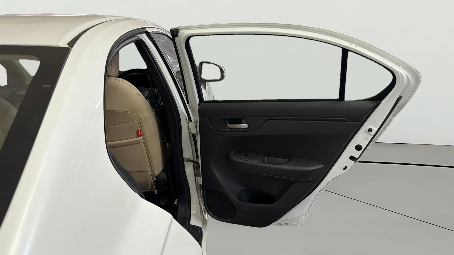 View 2025 Honda Amaze E MT Petrol BS IV Image 7 Used 2025 Honda Amaze E MT Petrol BS IV Image 7
