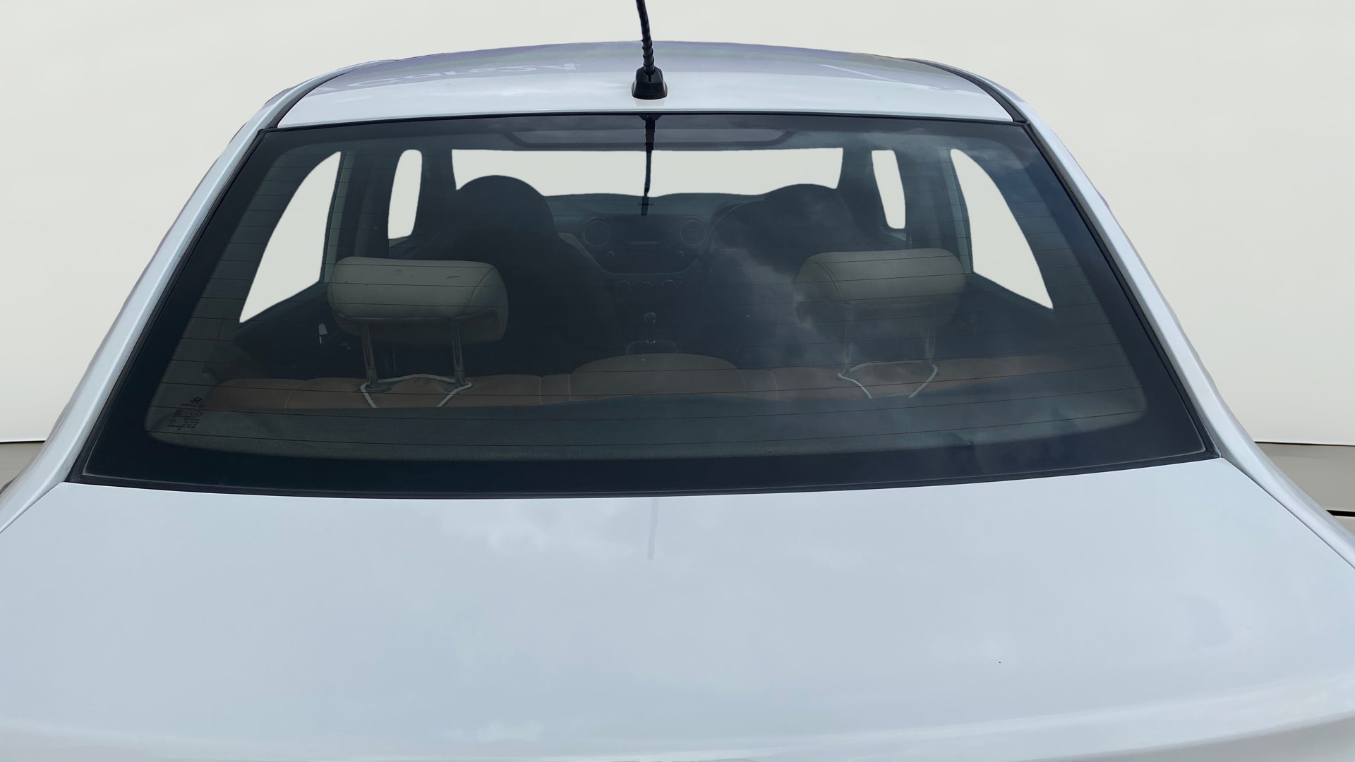 View 2016 Hyundai Xcent SX Diesel Image 5 Used 2016 Hyundai Xcent SX Diesel Image 5