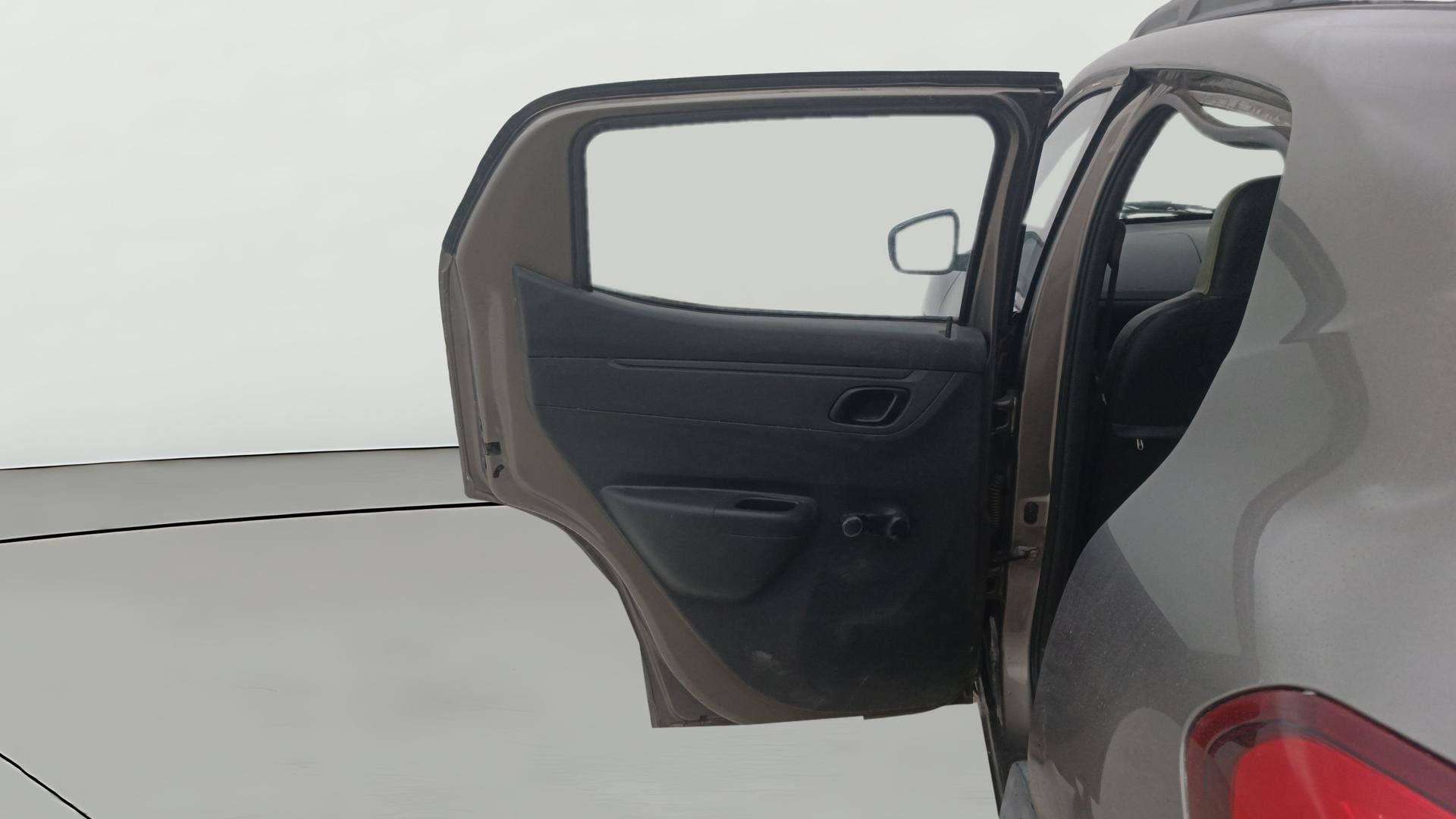 View 2016 Renault Kwid RXL 1.0 BS IV Image 22 Used 2016 Renault Kwid RXL 1.0 BS IV Image 22