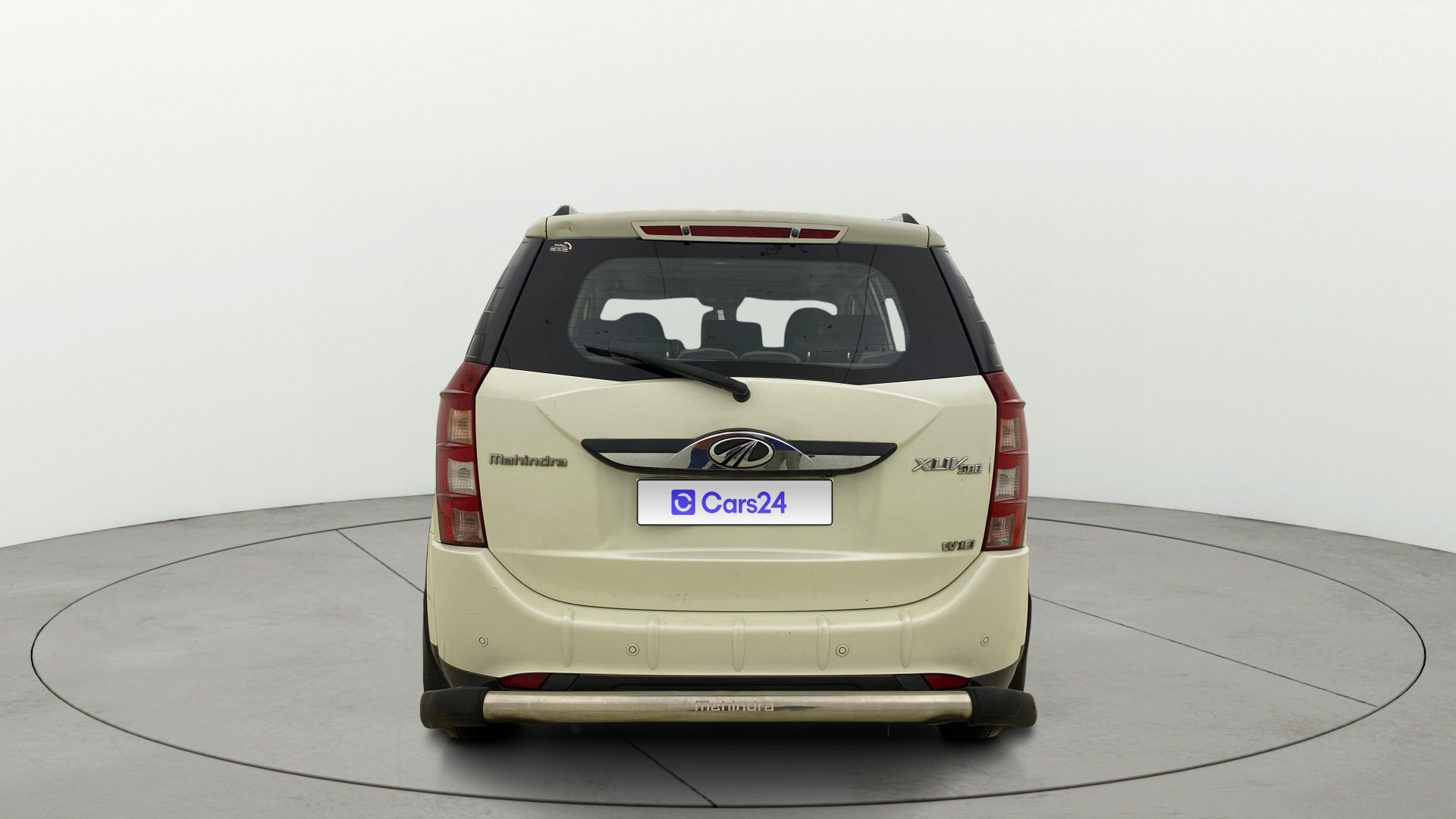 View 2015 Mahindra XUV500 W10 FWD Image 45 Used 2015 Mahindra XUV500 W10 FWD Image 45