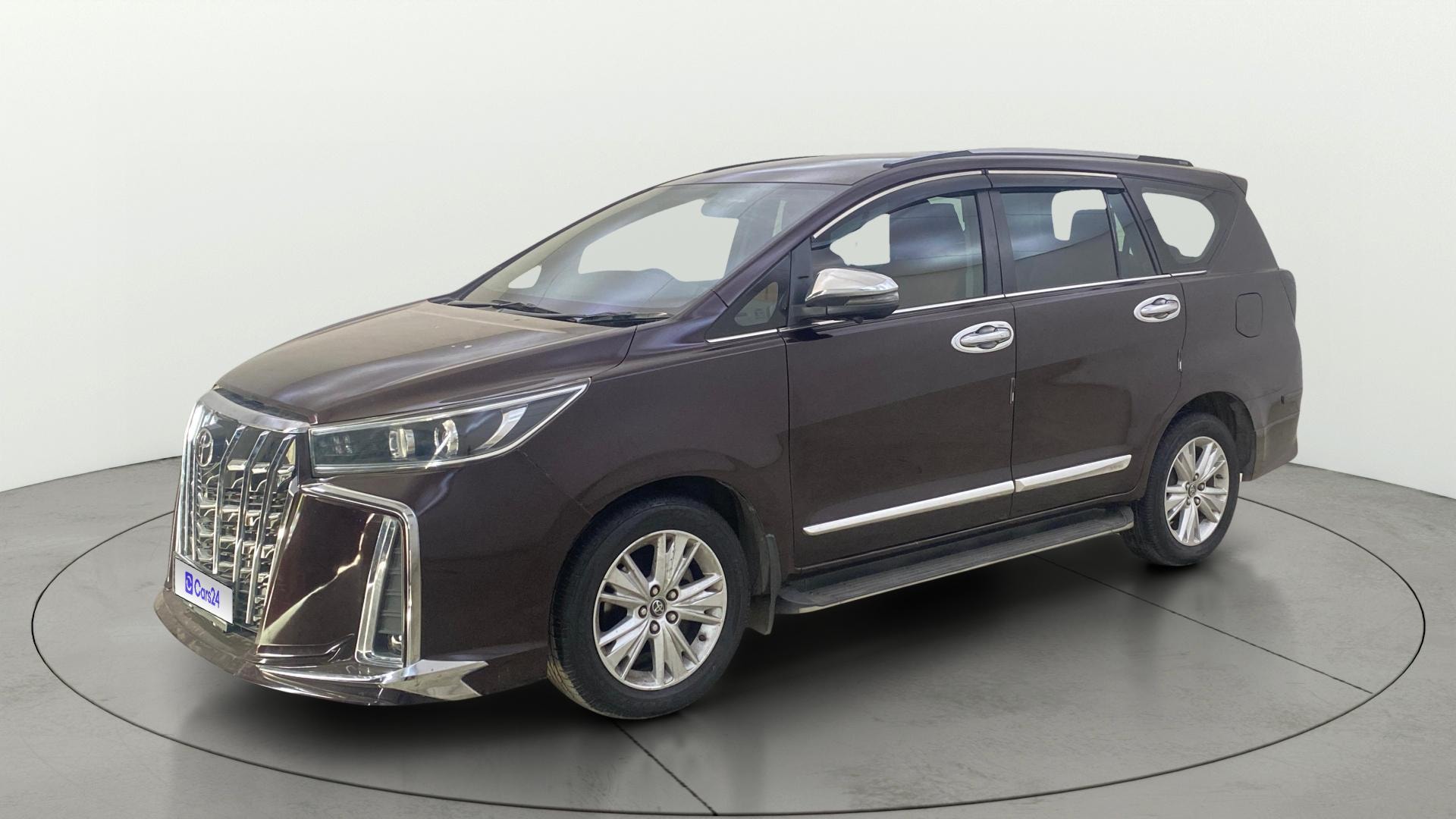 View 2018 Toyota Innova Crysta 2.8 ZX AT 7-Seater Image 37 Used 2018 Toyota Innova Crysta 2.8 ZX AT 7-Seater Image 37