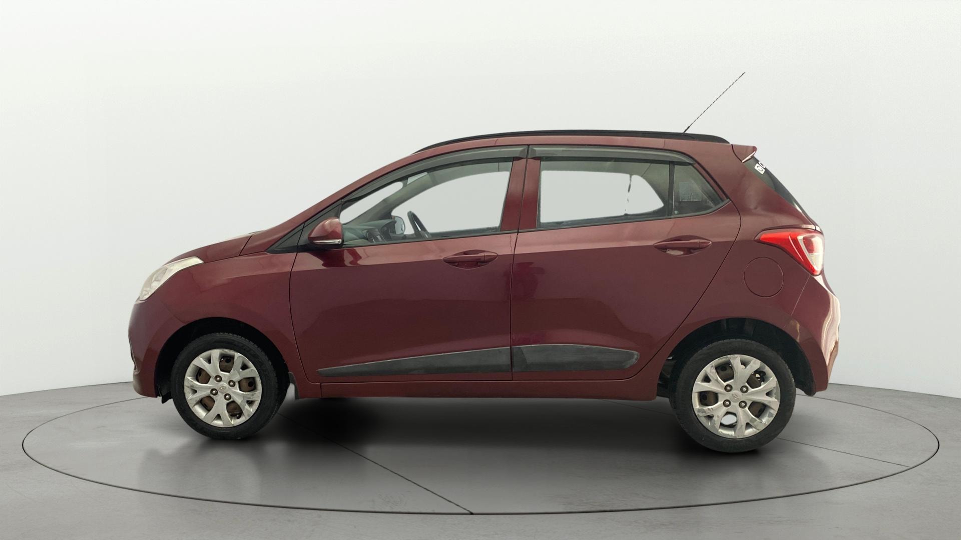 View 2016 Hyundai Grand i10 Sportz 1.2 Kappa Image 5 Used 2016 Hyundai Grand i10 Sportz 1.2 Kappa Image 5