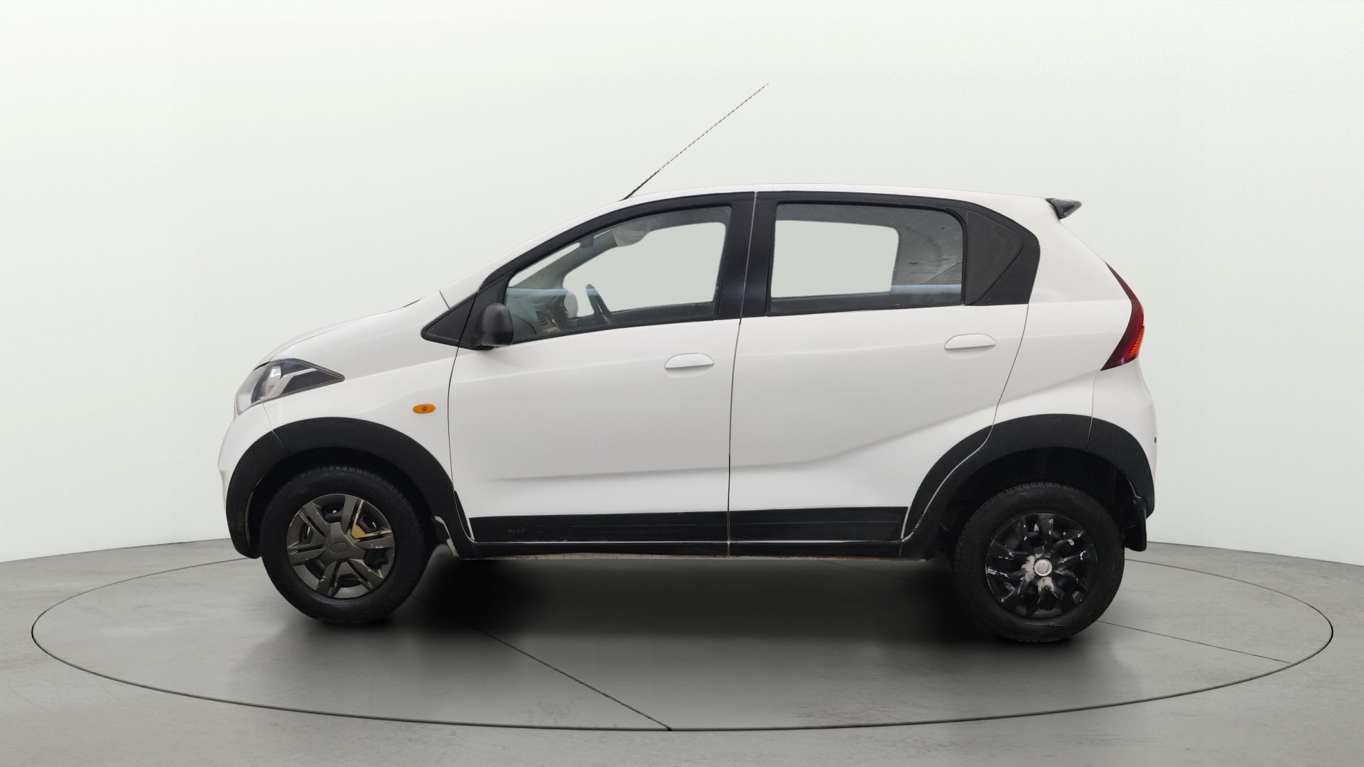View 2017 Datsun Redi GO T(O) 1.0L- Limited Edition Image 5 Used 2017 Datsun Redi GO T(O) 1.0L- Limited Edition Image 5