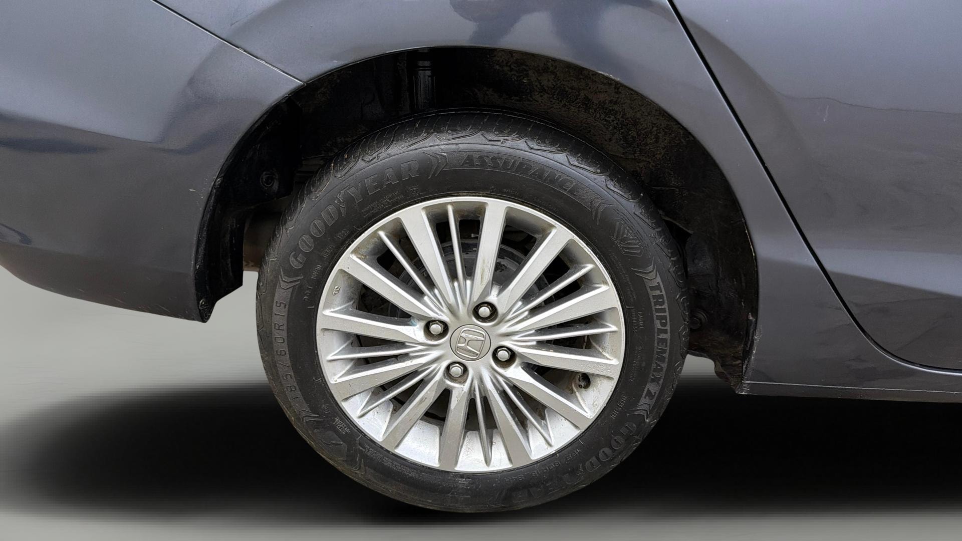 View 2022 Honda City ZX MT Diesel Anniversary Edition Image 33 Used 2022 Honda City ZX MT Diesel Anniversary Edition Image 33