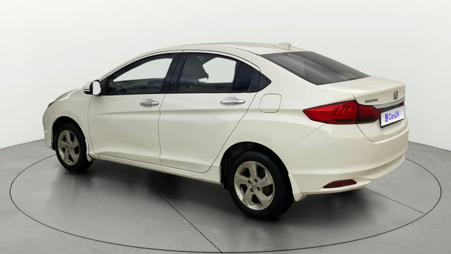 View 2016 Honda City ZX MT Diesel Anniversary Edition Image 2 Used 2016 Honda City ZX MT Diesel Anniversary Edition Image 2