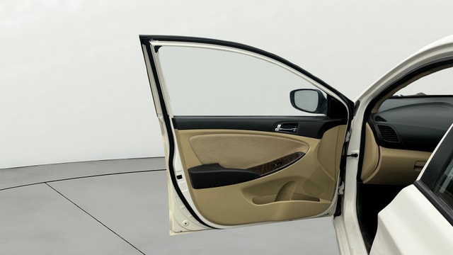View Hyundai Fluidic Verna Image 36 Used Hyundai Fluidic Verna Image 36