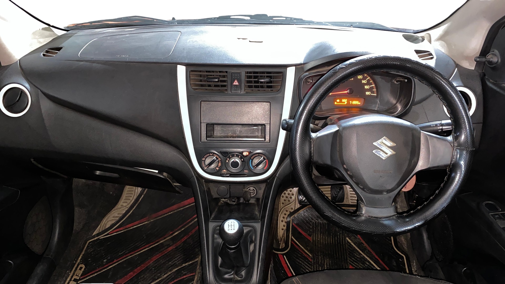 View 2019 Maruti Suzuki 1000 Base Variant Image 15 Used 2019 Maruti Suzuki 1000 Base Variant Image 15