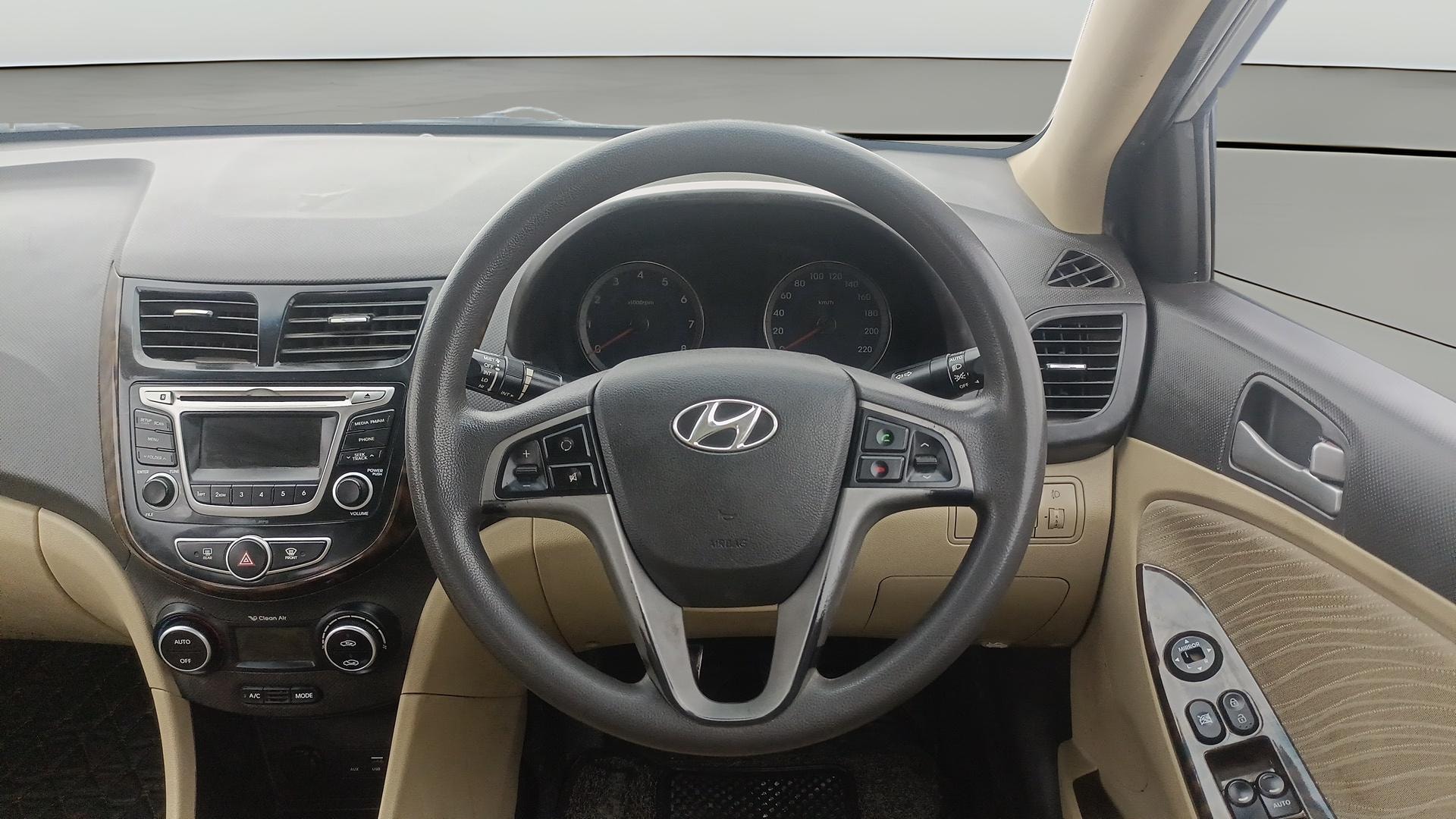View 2016 Hyundai Verna 1.6 VTVT S Image 12 Used 2016 Hyundai Verna 1.6 VTVT S Image 12