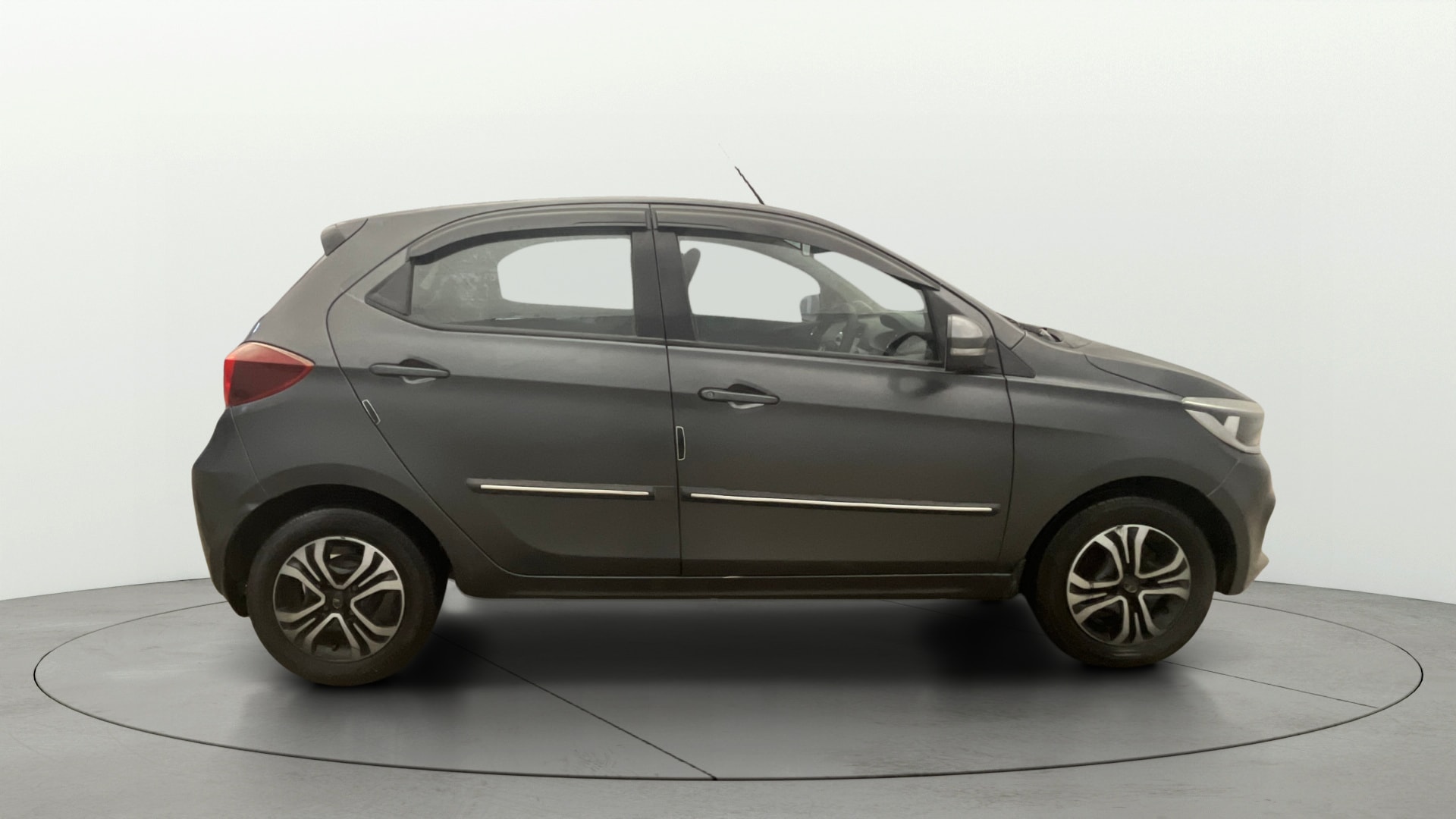 View 2021 Tata Tiago Revotorq XB Image 8 Used 2021 Tata Tiago Revotorq XB Image 8
