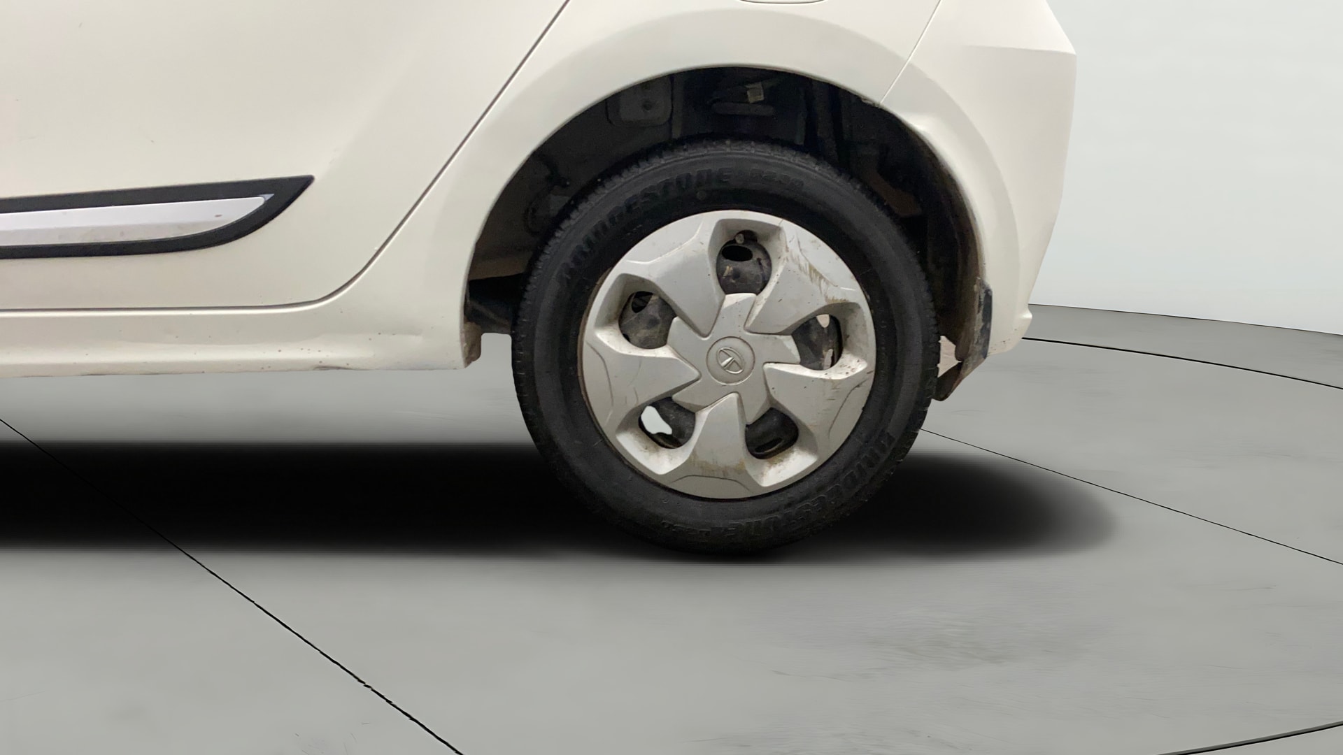 View 2022 Tata Tiago Revotorq XB Image 11 Used 2022 Tata Tiago Revotorq XB Image 11