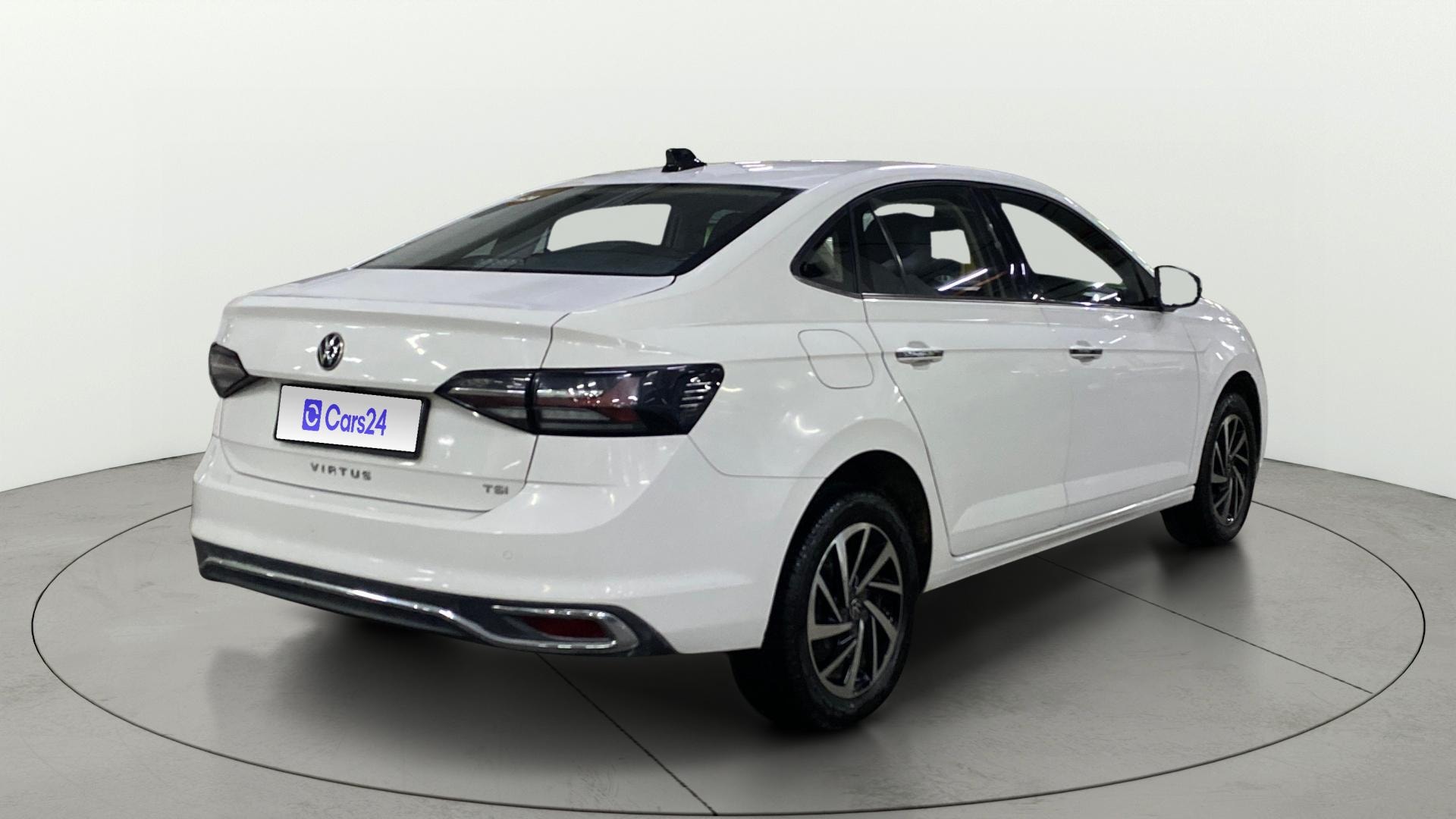 View 2023 Volkswagen Virtus Topline 1.0 TSI MT Image 46 Used 2023 Volkswagen Virtus Topline 1.0 TSI MT Image 46