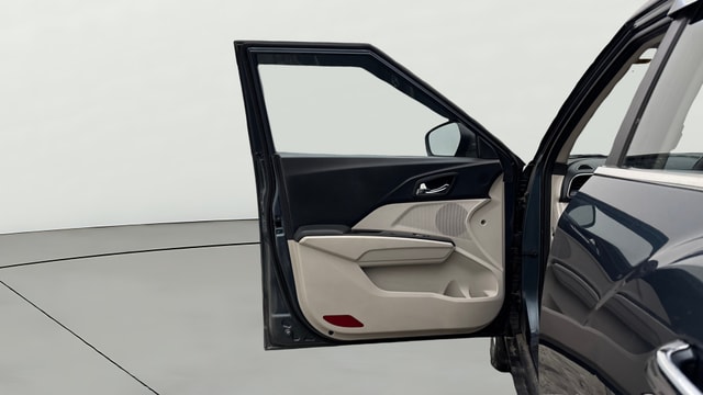 View Mahindra XUV300 Image 31 Used Mahindra XUV300 Image 31