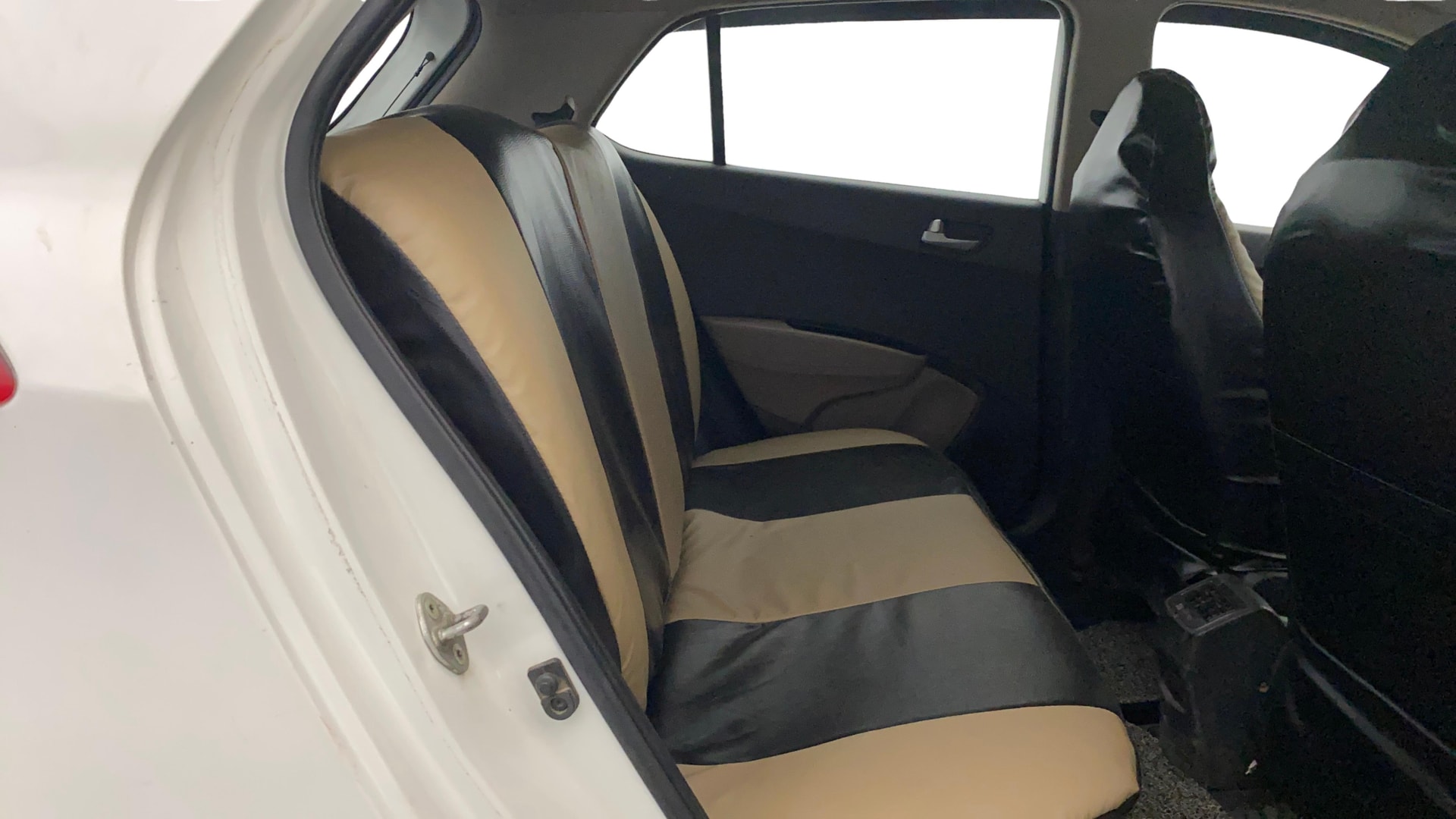 View 2017 Hyundai Grand i10 Sportz 1.2 Kappa Image 28 Used 2017 Hyundai Grand i10 Sportz 1.2 Kappa Image 28