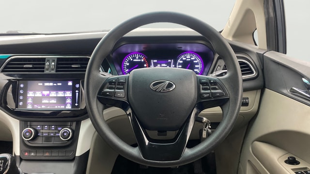 View Mahindra Marazzo Image 22 Used Mahindra Marazzo Image 22