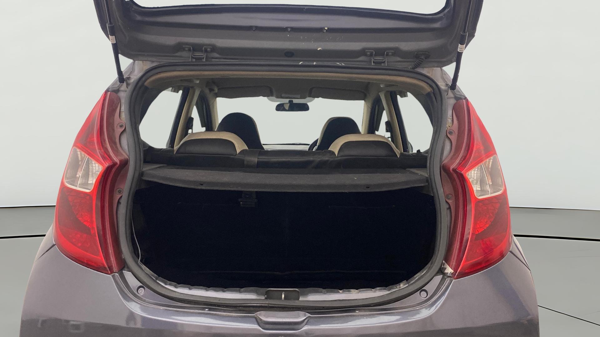 View 2018 Hyundai EON Sportz Image 36 Used 2018 Hyundai EON Sportz Image 36