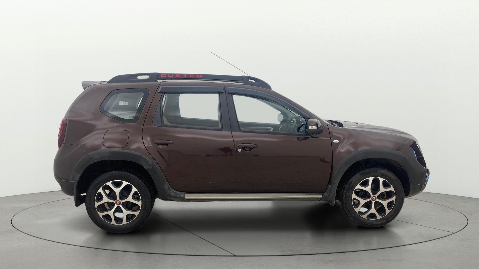 View 2021 Renault Duster 1.3L Turbo Petrol RXZ Image 8 Used 2021 Renault Duster 1.3L Turbo Petrol RXZ Image 8