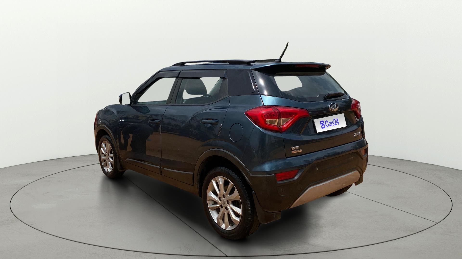 View 2019 Mahindra XUV300 W4 Petrol BS IV Image 2 Used 2019 Mahindra XUV300 W4 Petrol BS IV Image 2