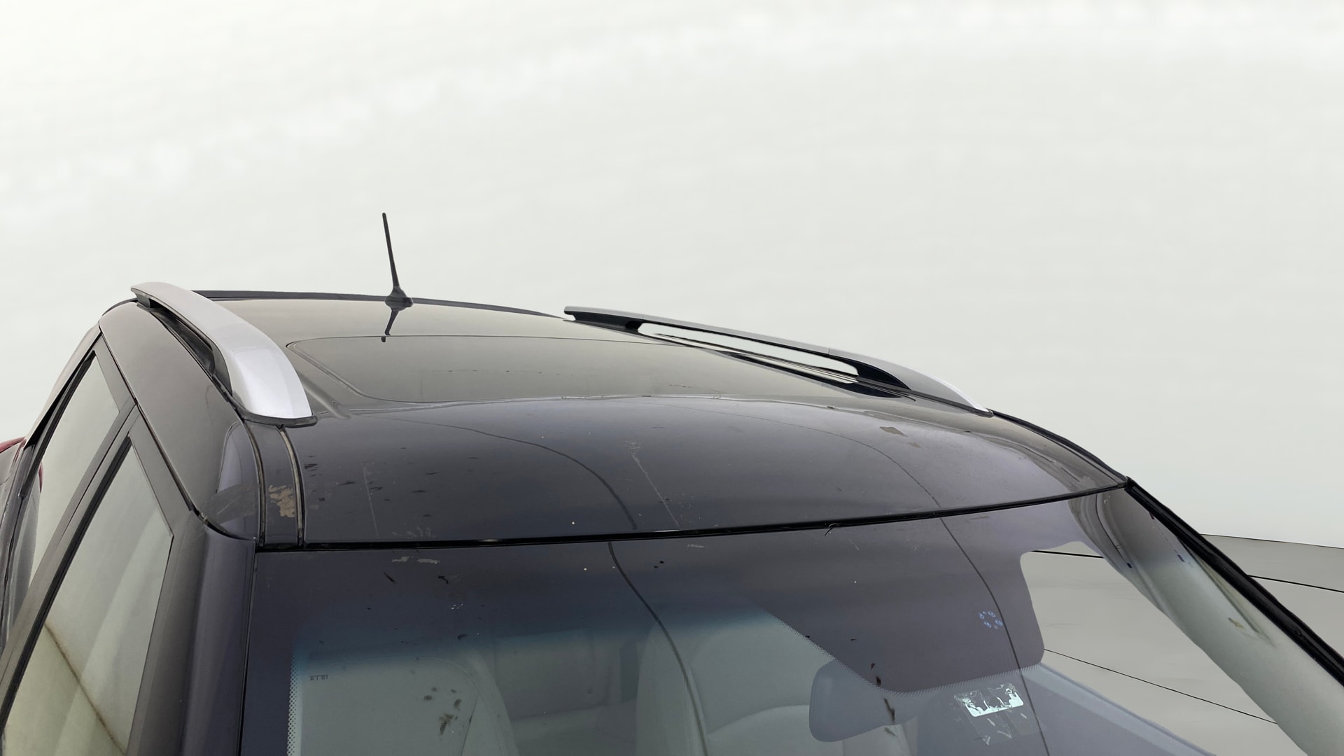 View 2019 Mahindra XUV300 W4 Petrol BS IV Image 5 Used 2019 Mahindra XUV300 W4 Petrol BS IV Image 5