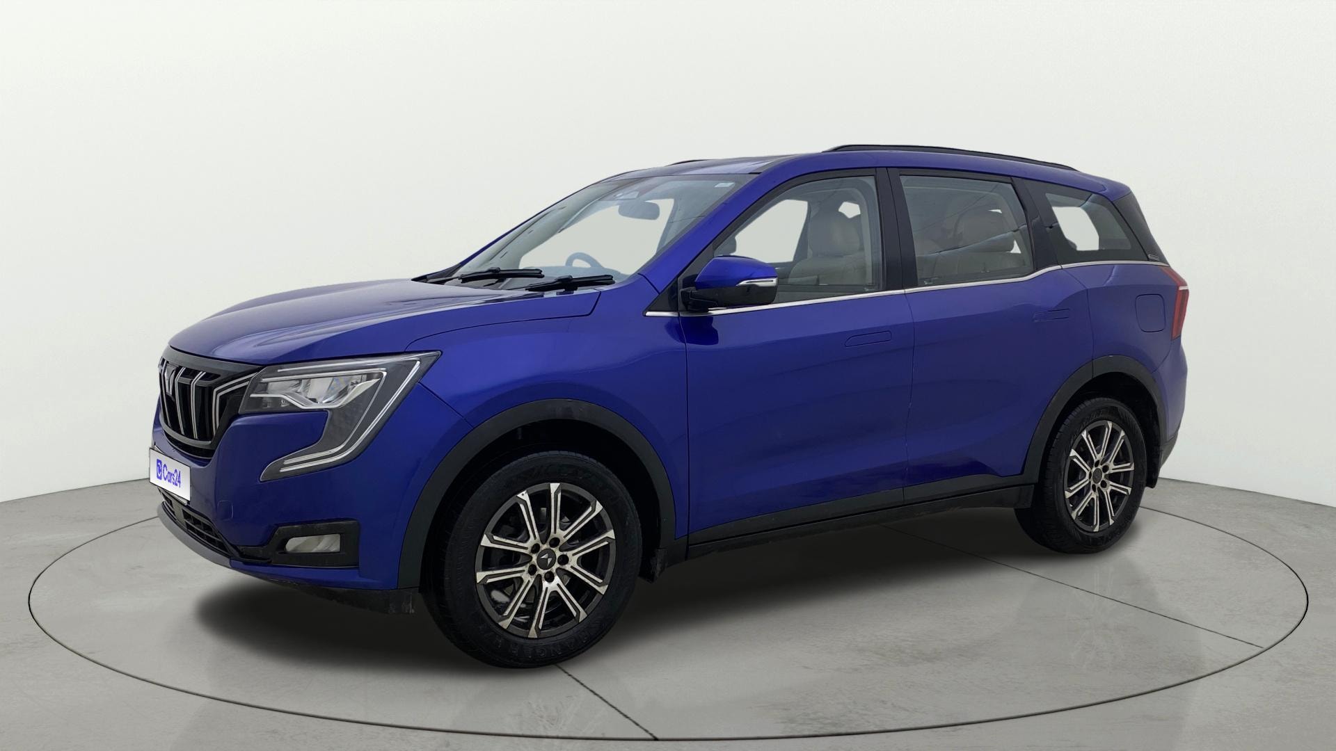 View 2022 Mahindra XUV700 MX Petrol 5 STR Image 23 Used 2022 Mahindra XUV700 MX Petrol 5 STR Image 23