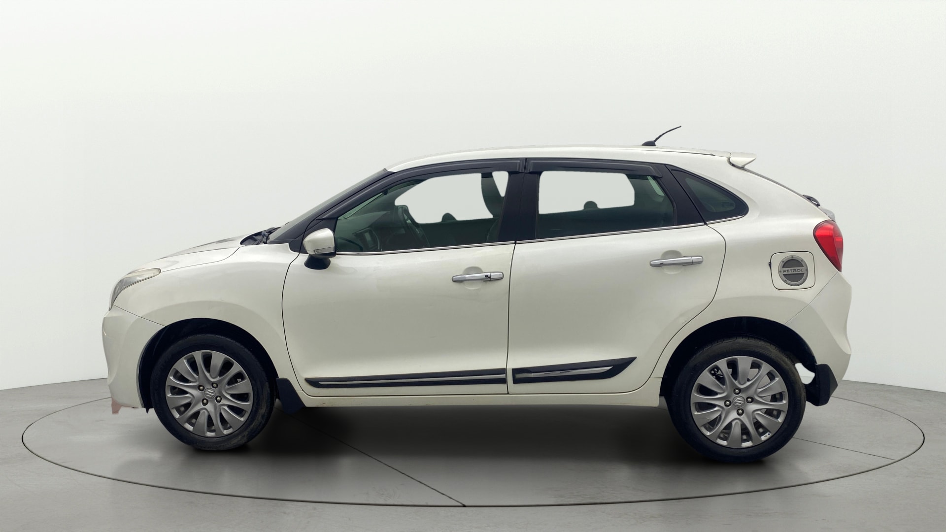 View 2018 Maruti Suzuki 1000 Base Variant Image 5 Used 2018 Maruti Suzuki 1000 Base Variant Image 5