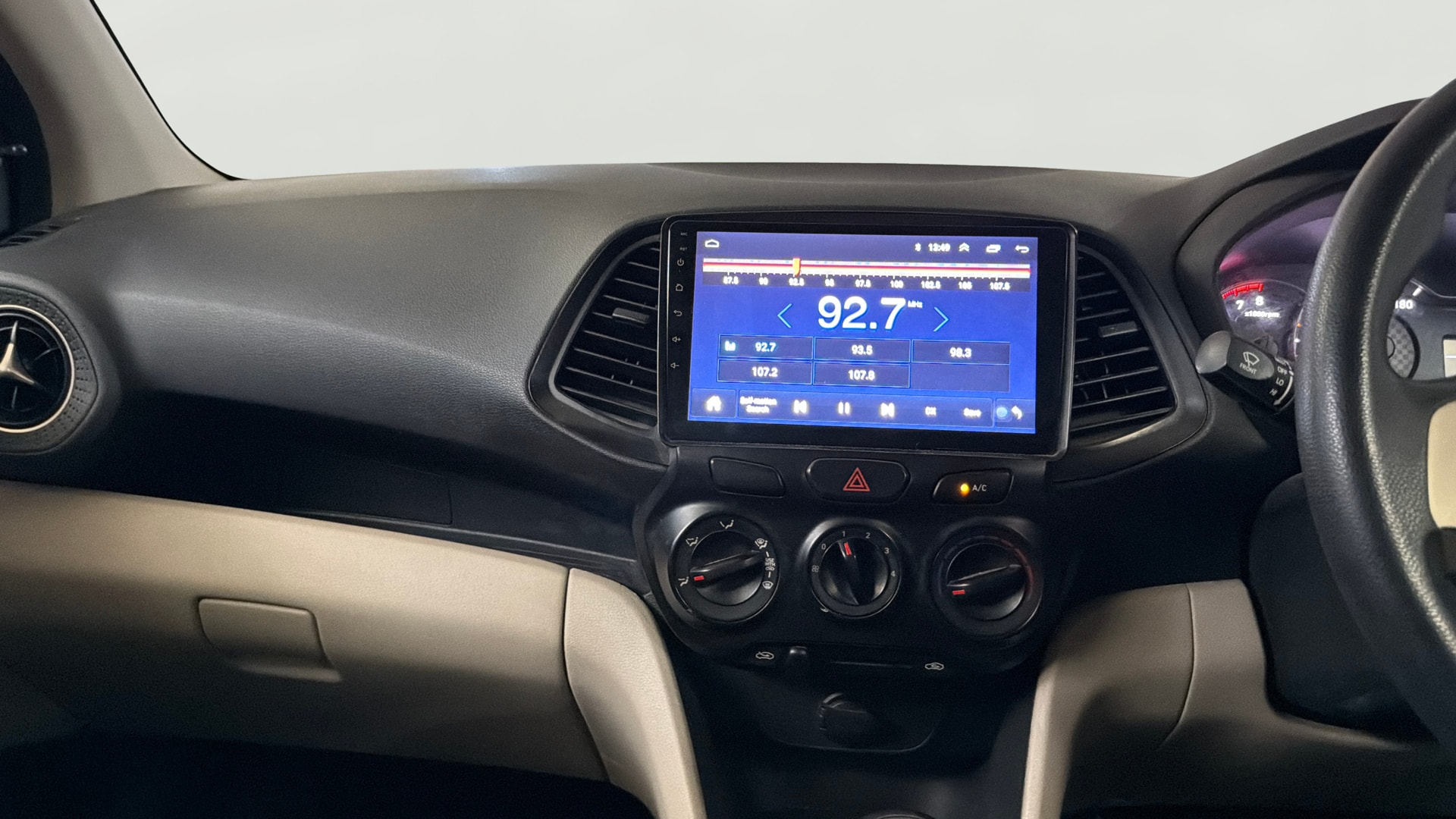 View 2019 Hyundai New Santro D-Lite Petrol Image 17 Used 2019 Hyundai New Santro D-Lite Petrol Image 17