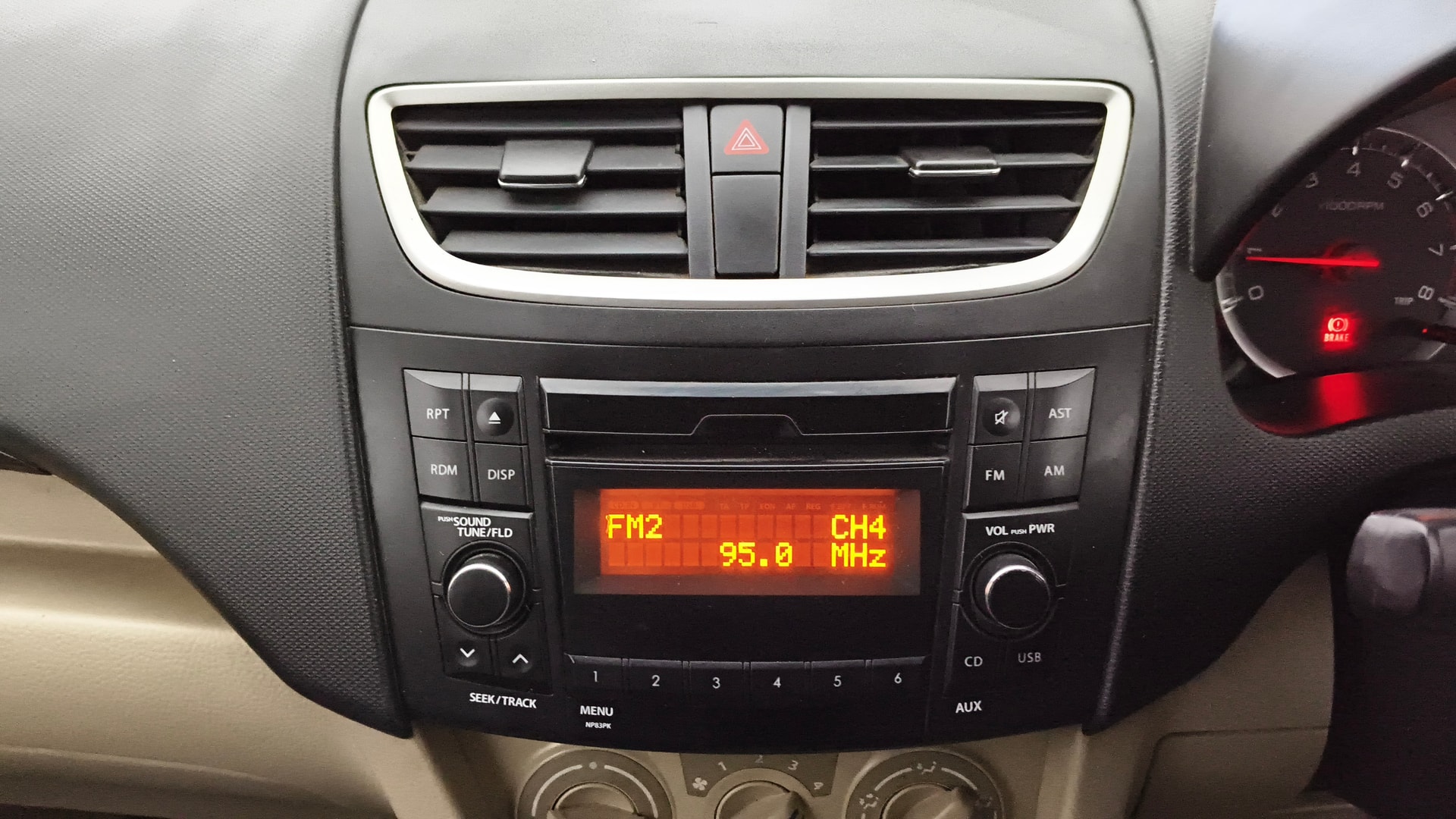 View 2016 Maruti Suzuki 1000 Base Variant Image 17 Used 2016 Maruti Suzuki 1000 Base Variant Image 17