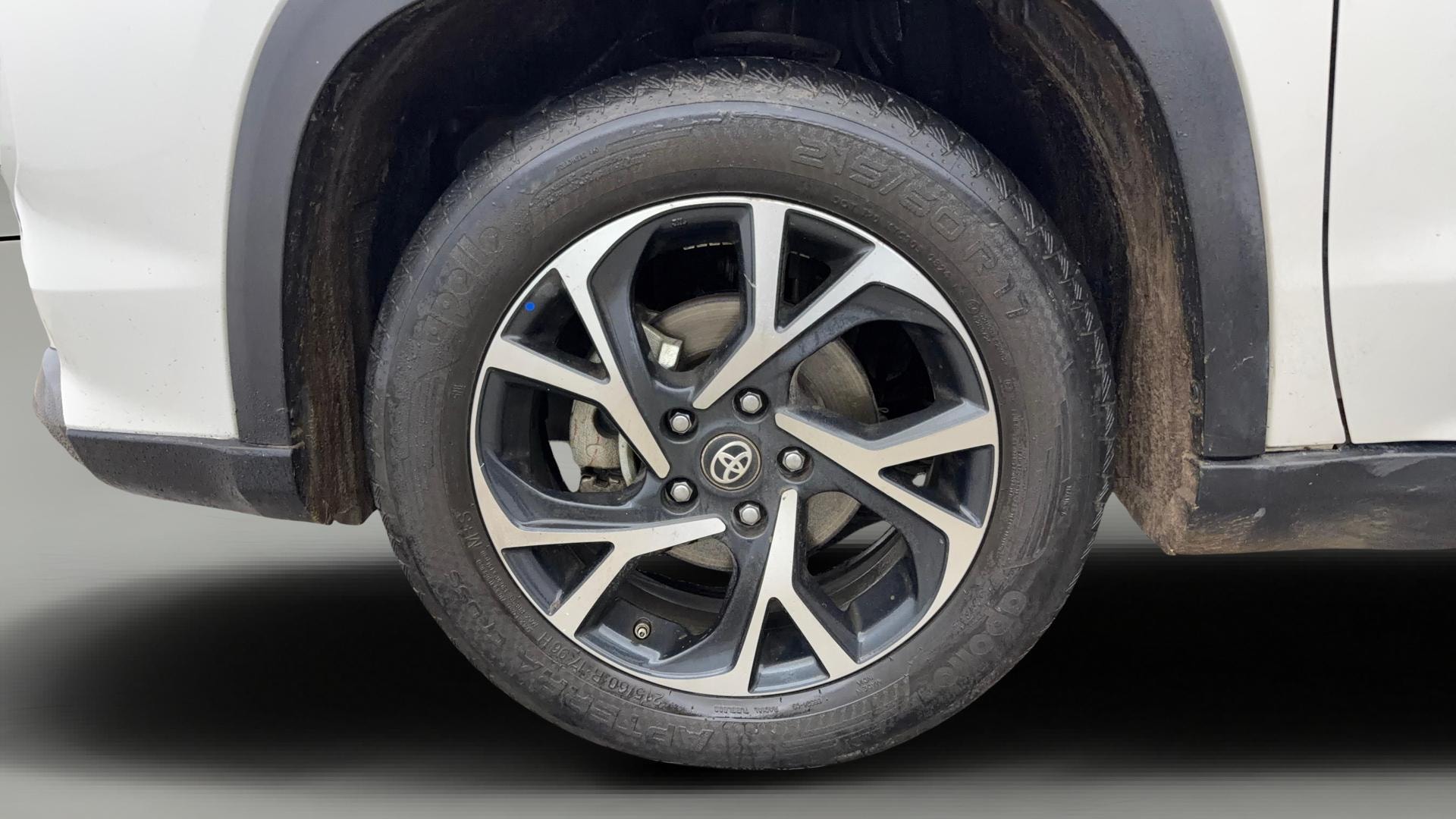 View 2024 Toyota Urban Cruiser Hyryder V e-Drive 2WD HYBRID Image 36 Used 2024 Toyota Urban Cruiser Hyryder V e-Drive 2WD HYBRID Image 36