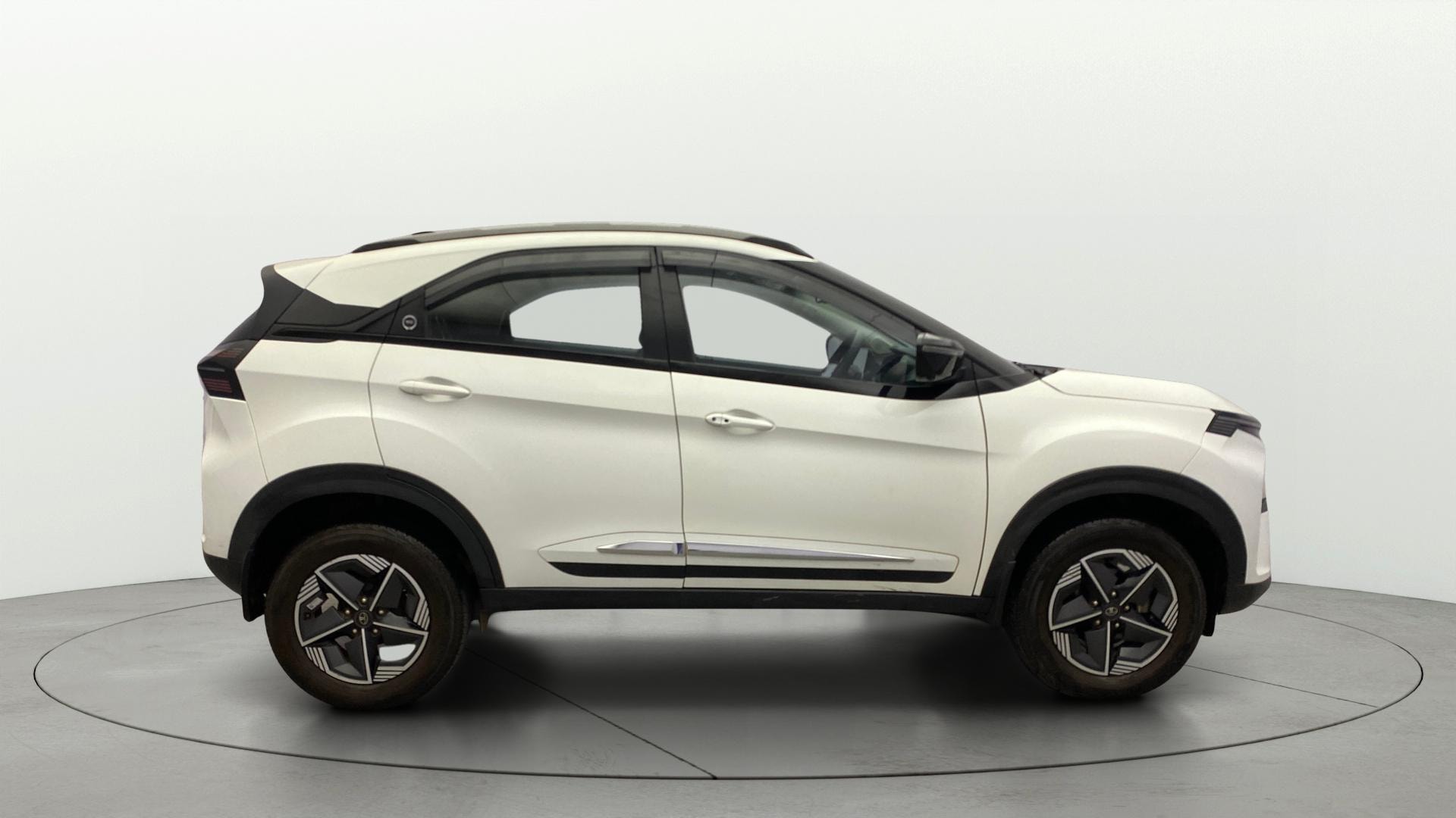 View 2023 Tata Nexon Revotron XE Image 9 Used 2023 Tata Nexon Revotron XE Image 9