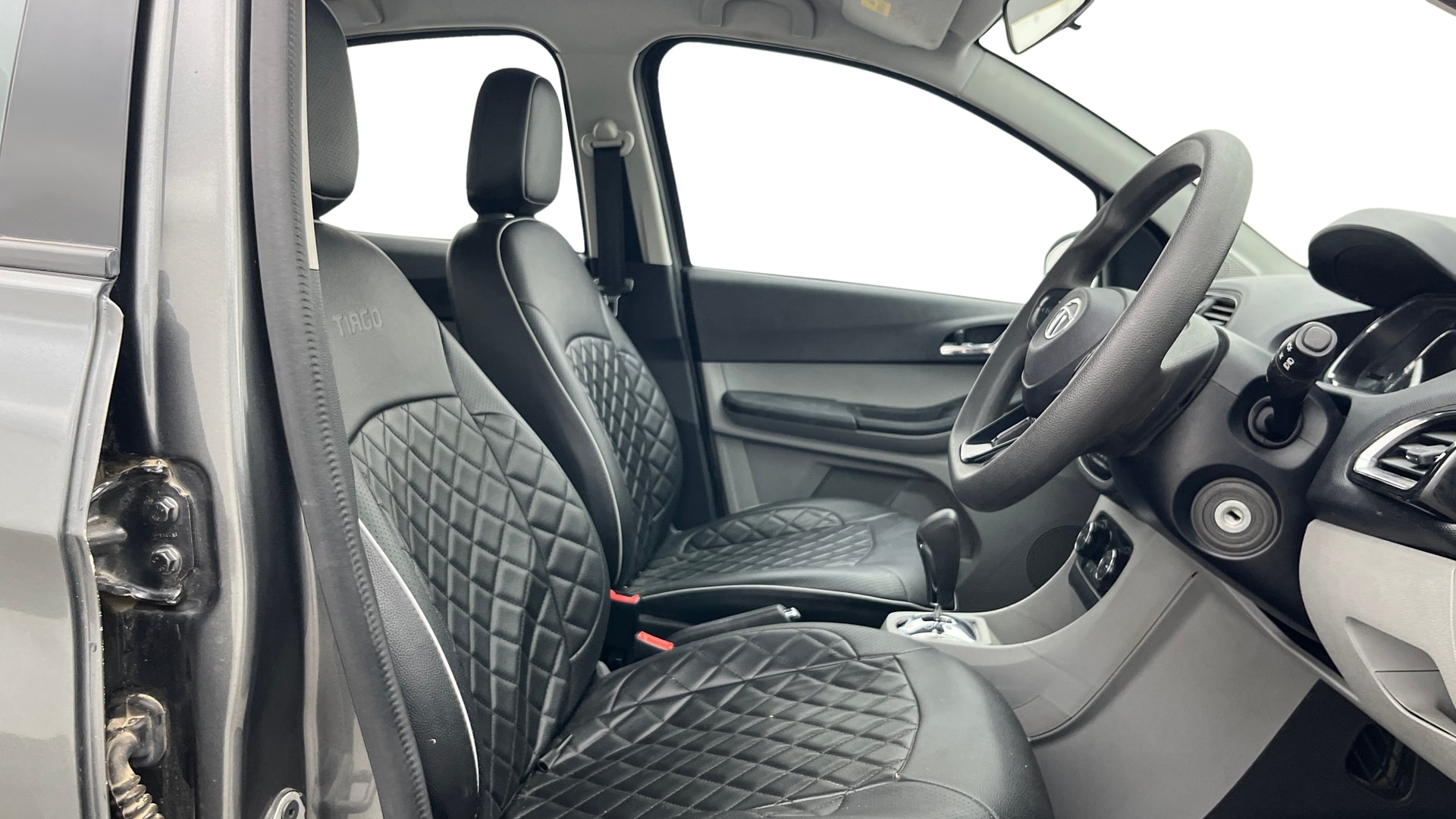 View 2020 Tata Tiago Revotorq XB Image 26 Used 2020 Tata Tiago Revotorq XB Image 26