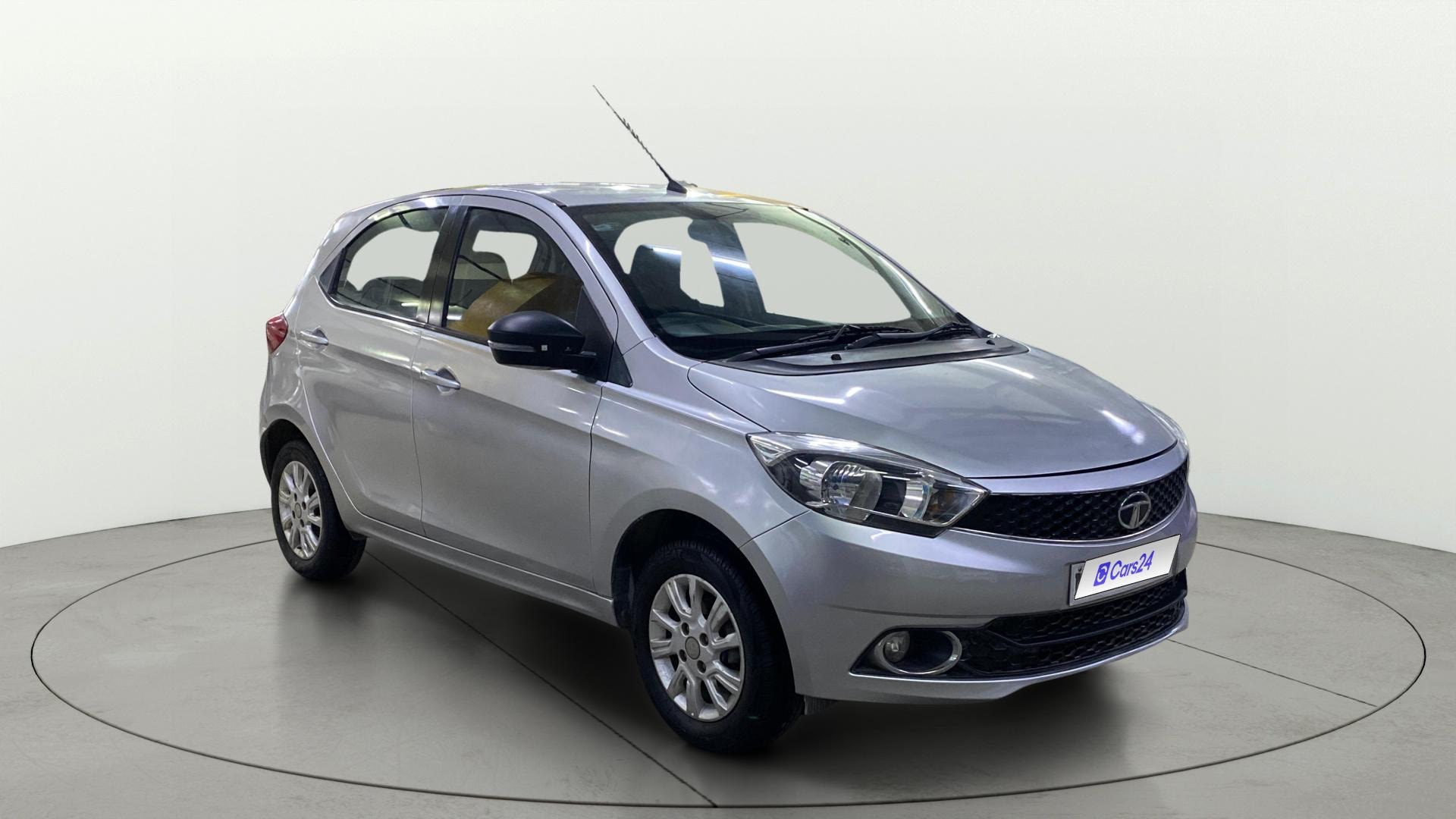 View 2018 Tata Tiago Revotorq XB Image 21 Used 2018 Tata Tiago Revotorq XB Image 21