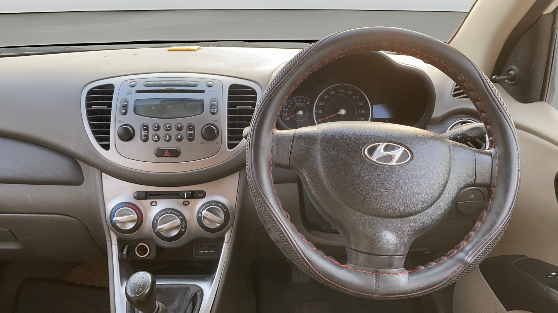 View 2014 Hyundai i10 1.2 Asta MT Image 20 Used 2014 Hyundai i10 1.2 Asta MT Image 20