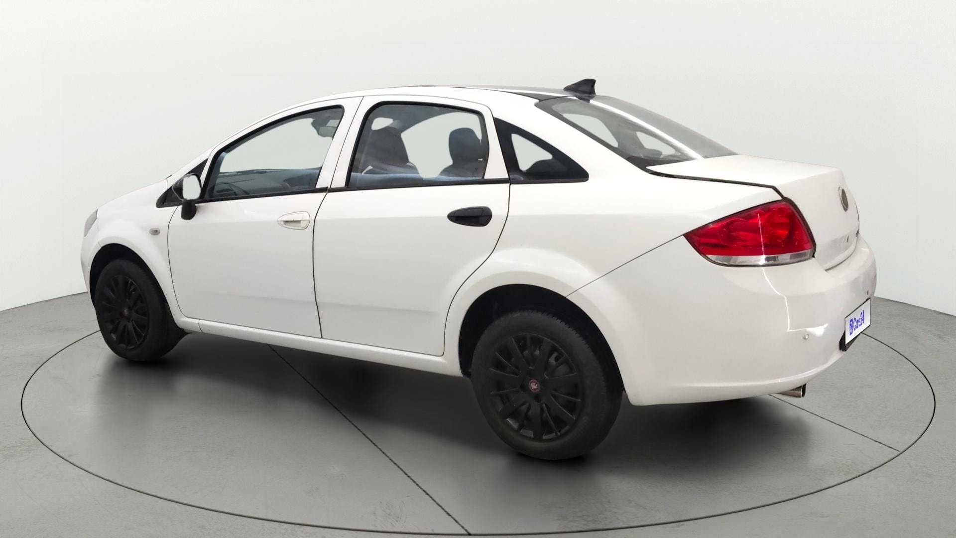 View 2013 Fiat Linea 1.4L Active Fire Petrol Image 2 Used 2013 Fiat Linea 1.4L Active Fire Petrol Image 2