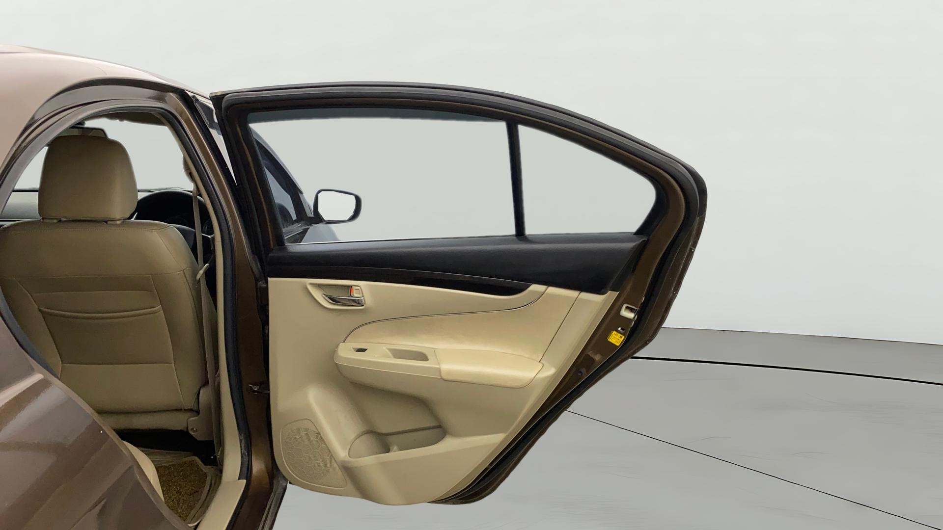 View 2015 Maruti Suzuki 1000 Base Variant Image 7 Used 2015 Maruti Suzuki 1000 Base Variant Image 7