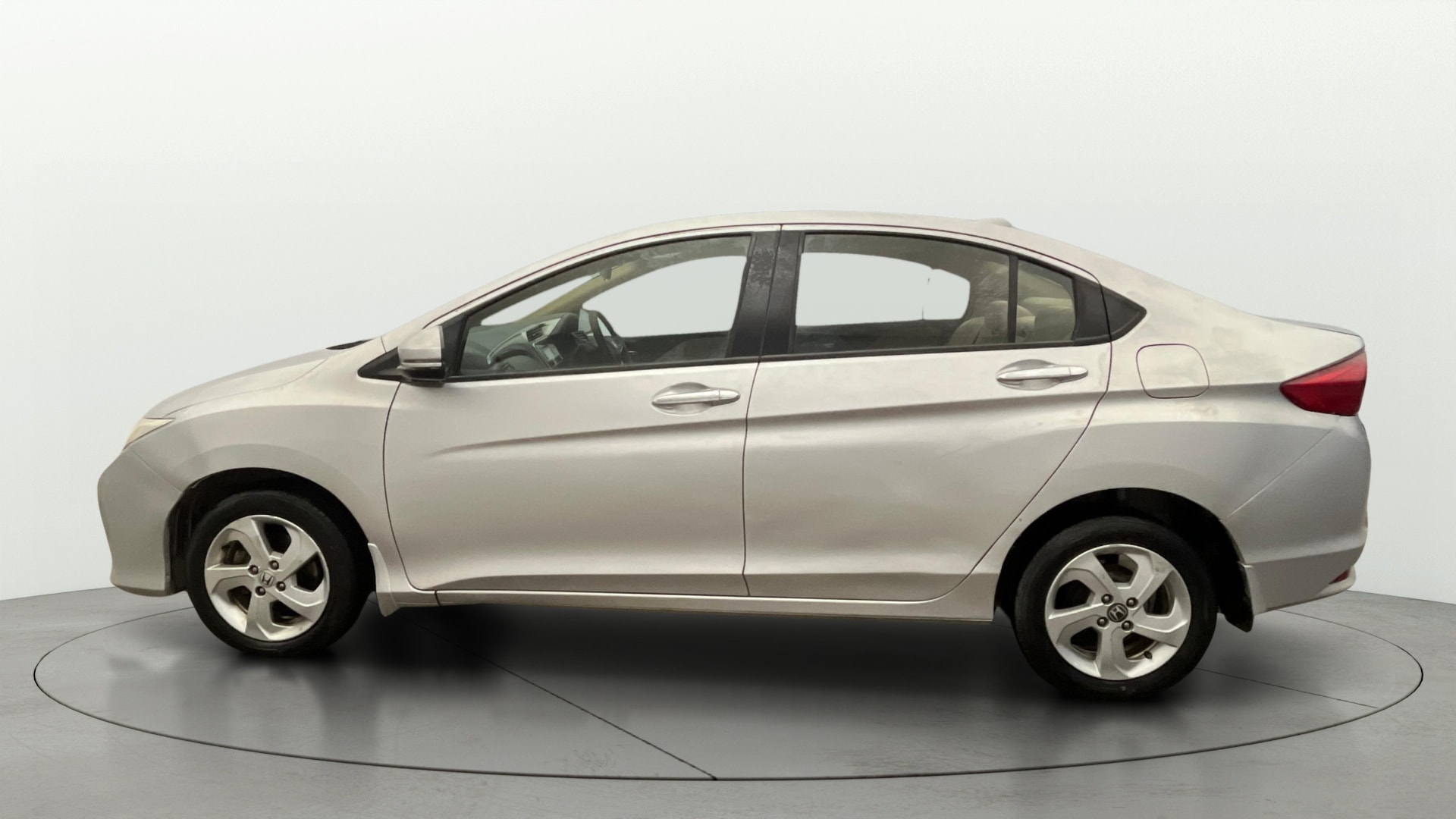 View 2015 Honda City ZX MT Diesel Anniversary Edition Image 6 Used 2015 Honda City ZX MT Diesel Anniversary Edition Image 6