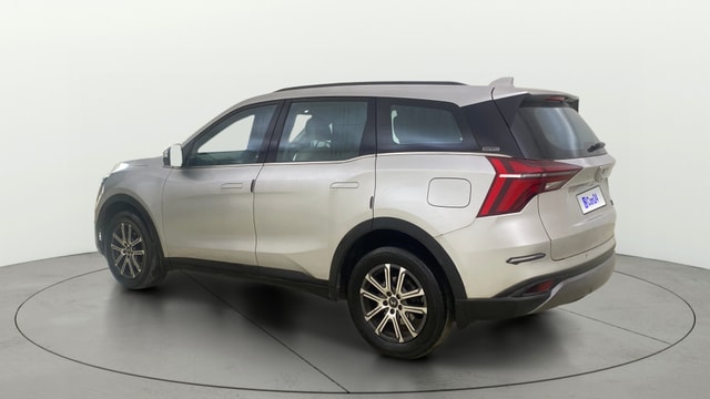 View Mahindra XUV700 Image 2 Used Mahindra XUV700 Image 2